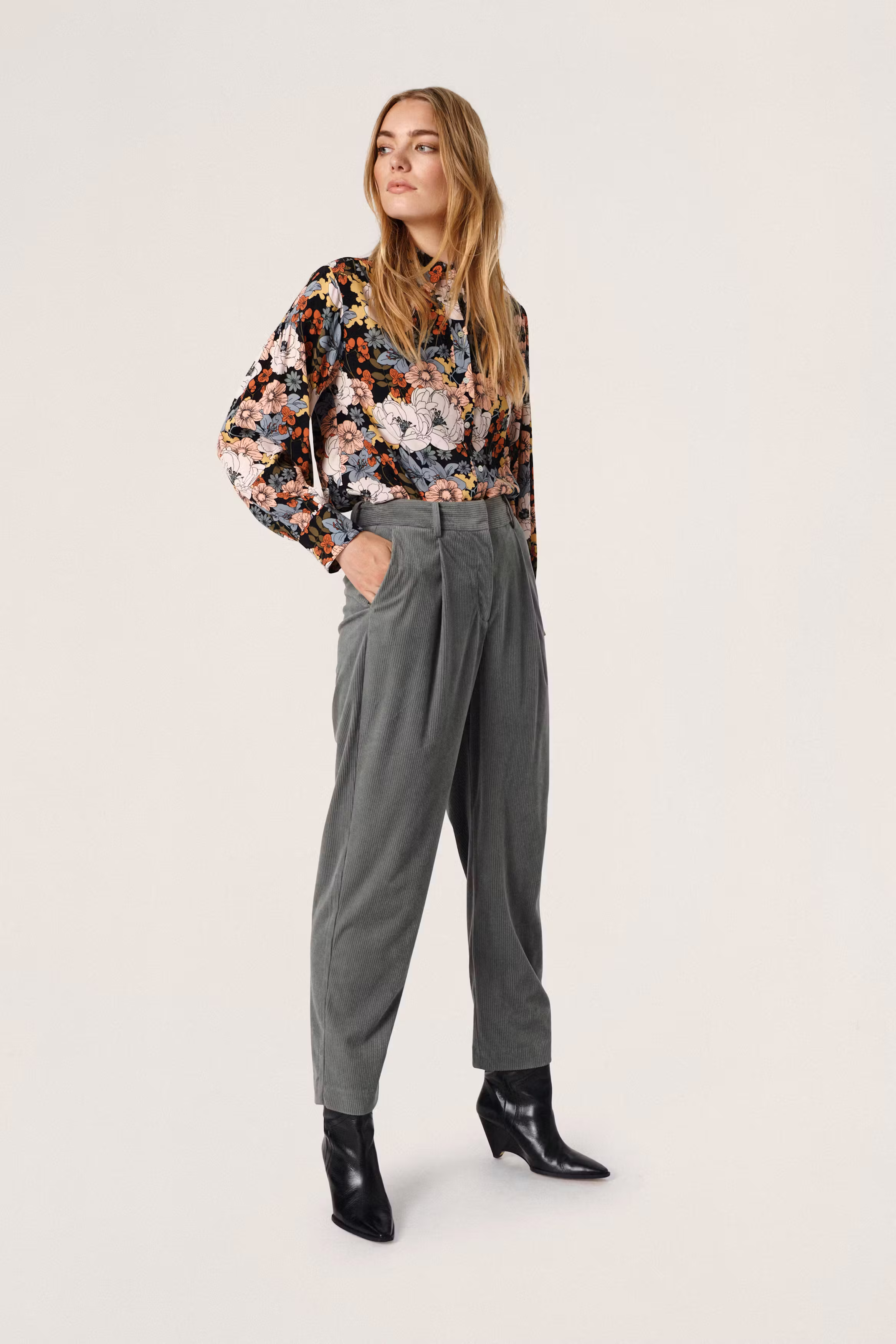 SLForrest Hose LOOKBOOK FRONT 30406309-185105