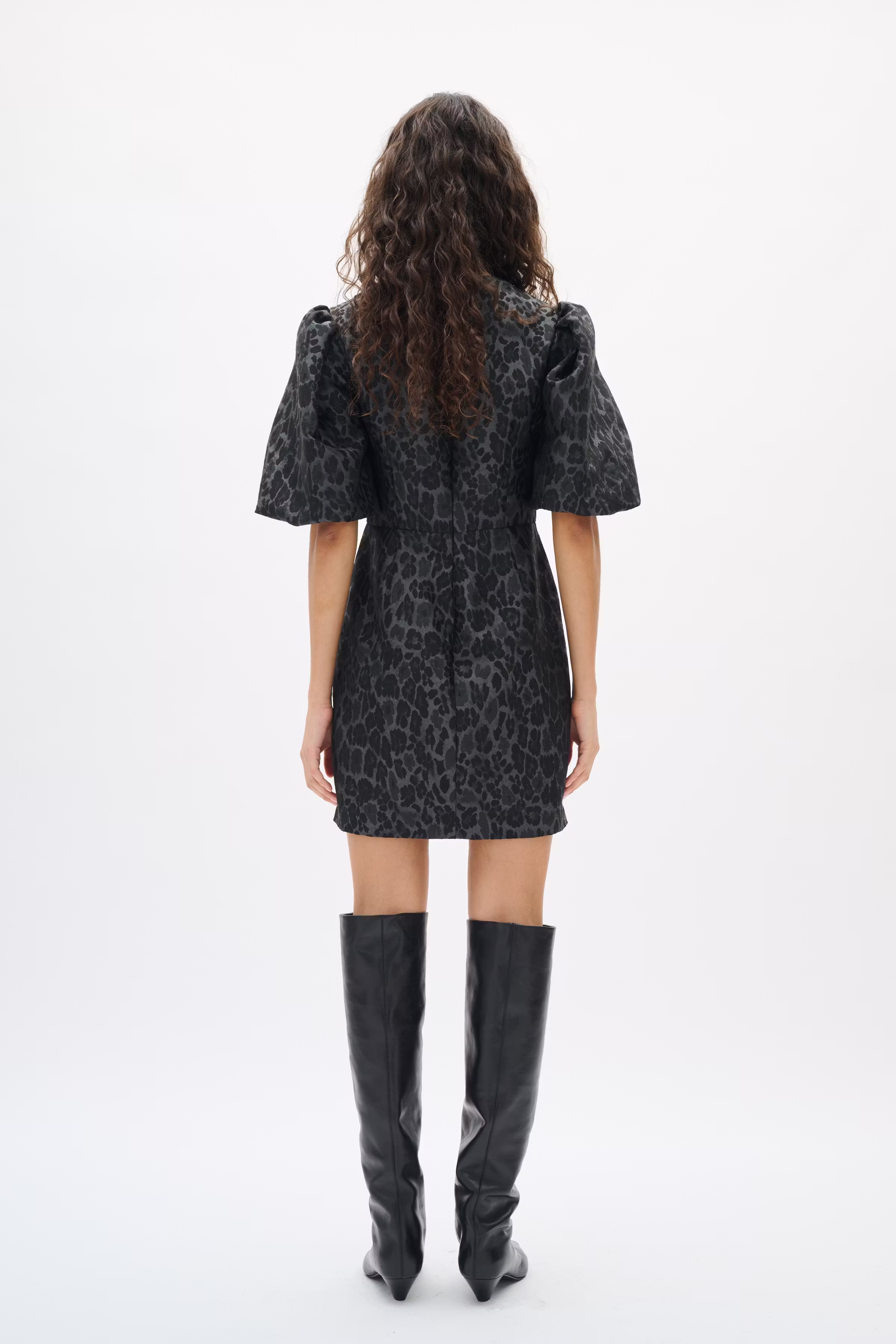 ZINAIW Kjole LOOKBOOK BACK 30112094-194008