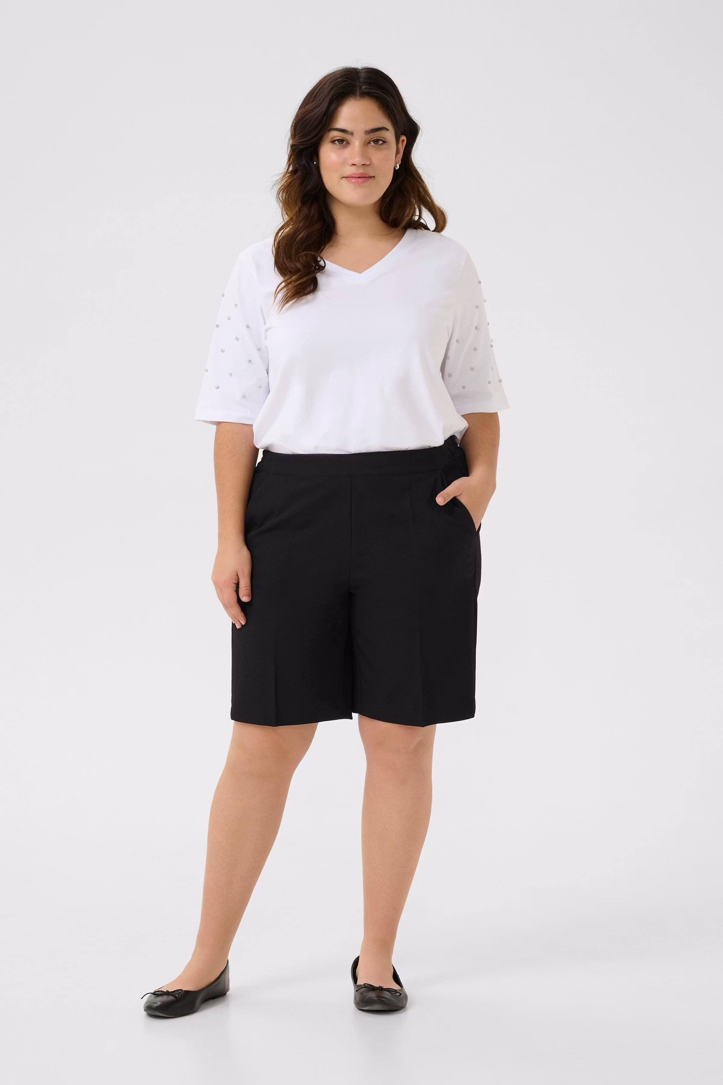 KCsakira Shorts LOOKBOOK FRONT 10582348-100121