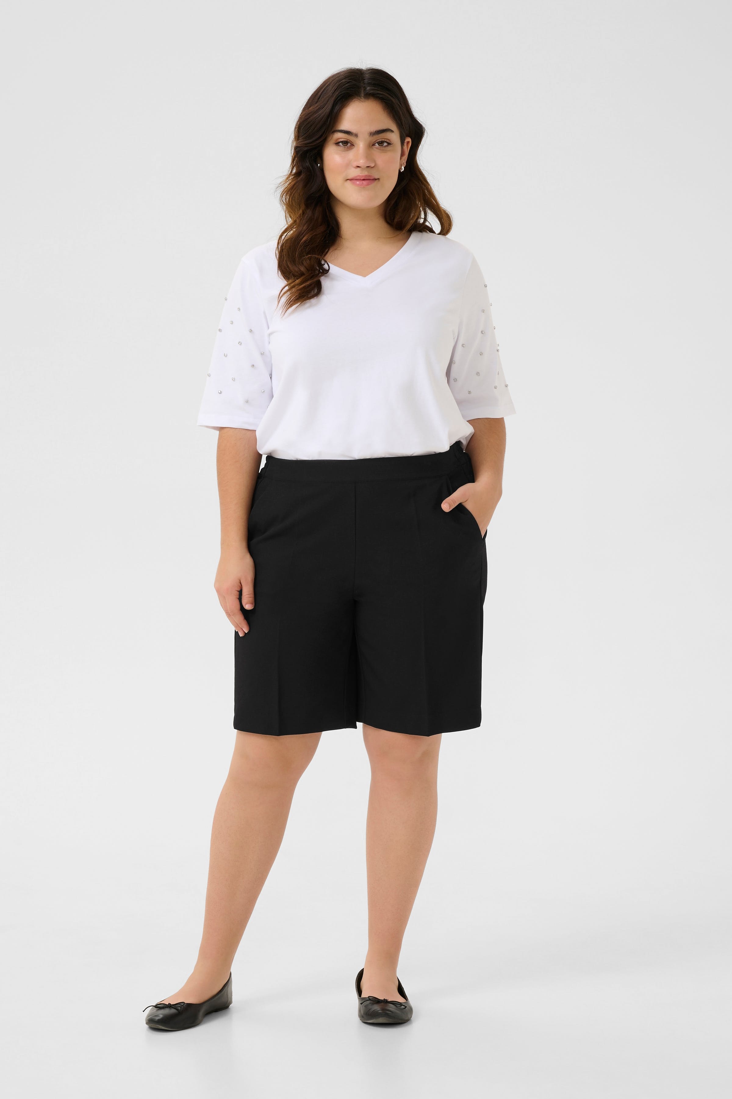 KCsakira Shorts LOOKBOOK FRONT 10582348-100121