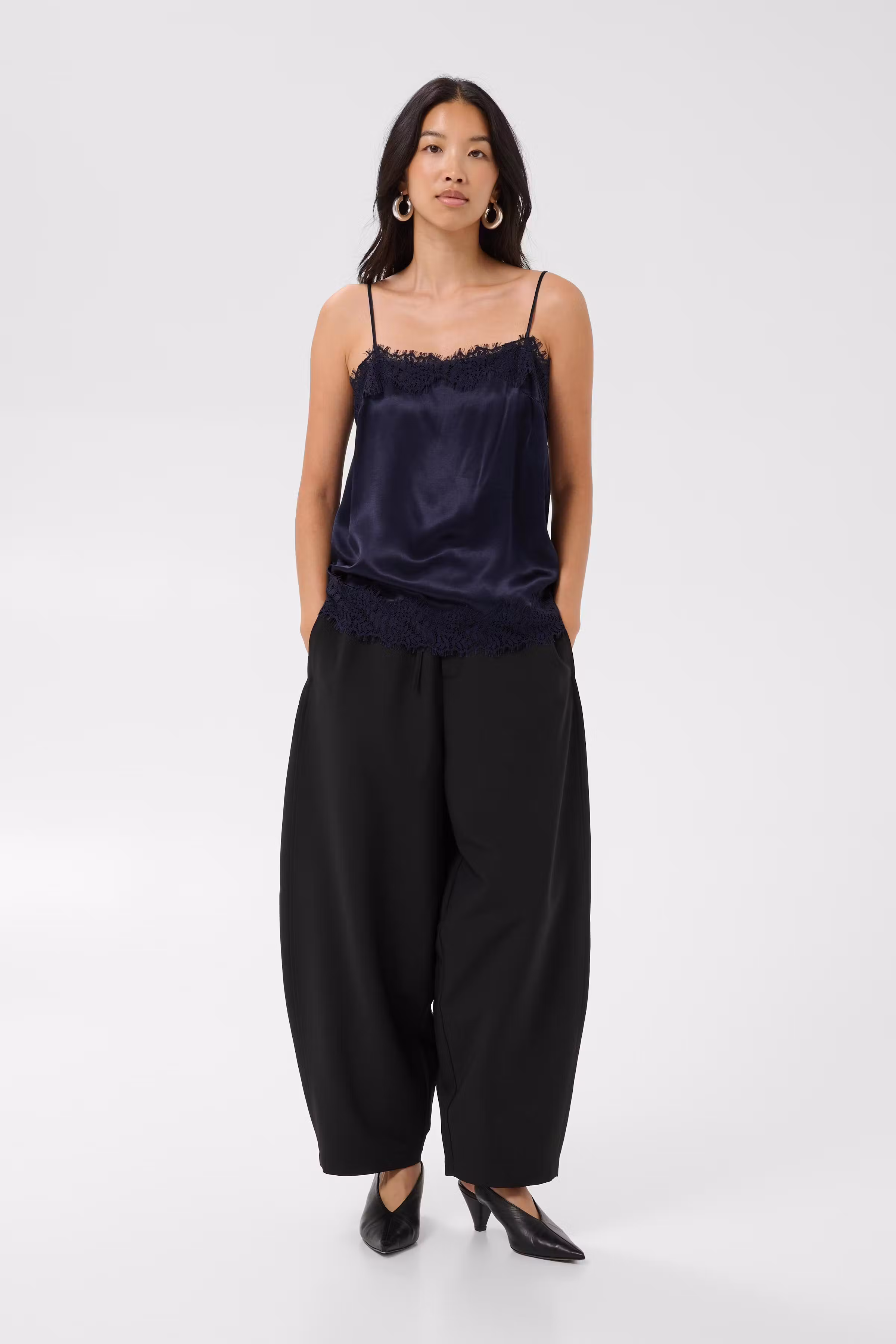 DelennPW Top LOOKBOOK FRONT 30310950-193924