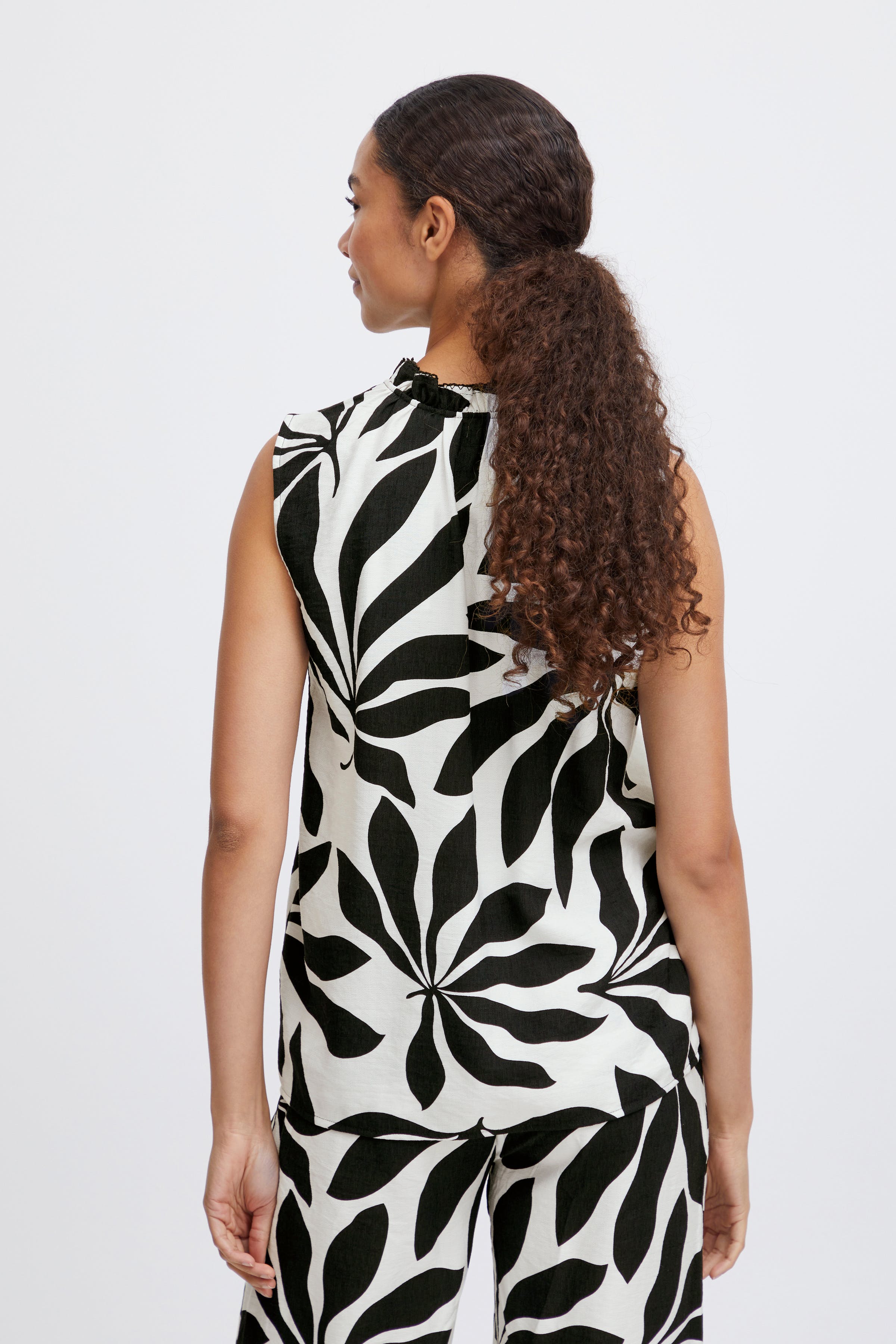 BYJANINA Blouse LOOKBOOK BACK 20814901-203167