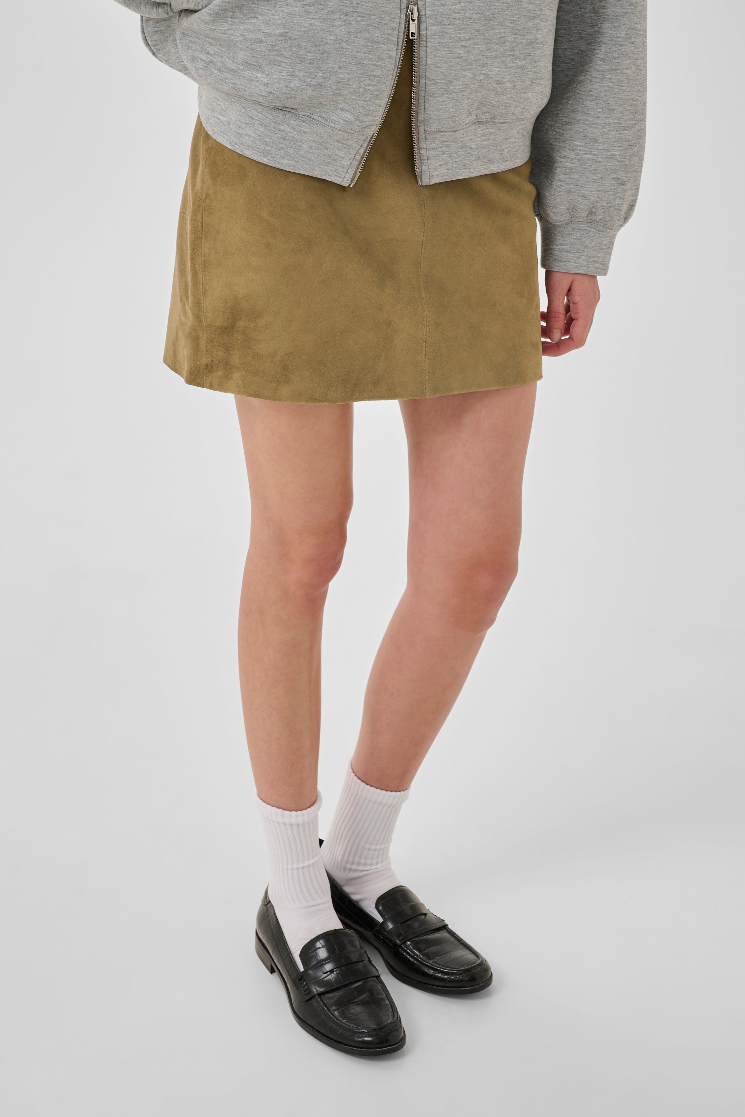 OllyMW suéde Rok LOOKBOOK FRONT 10705288-180820