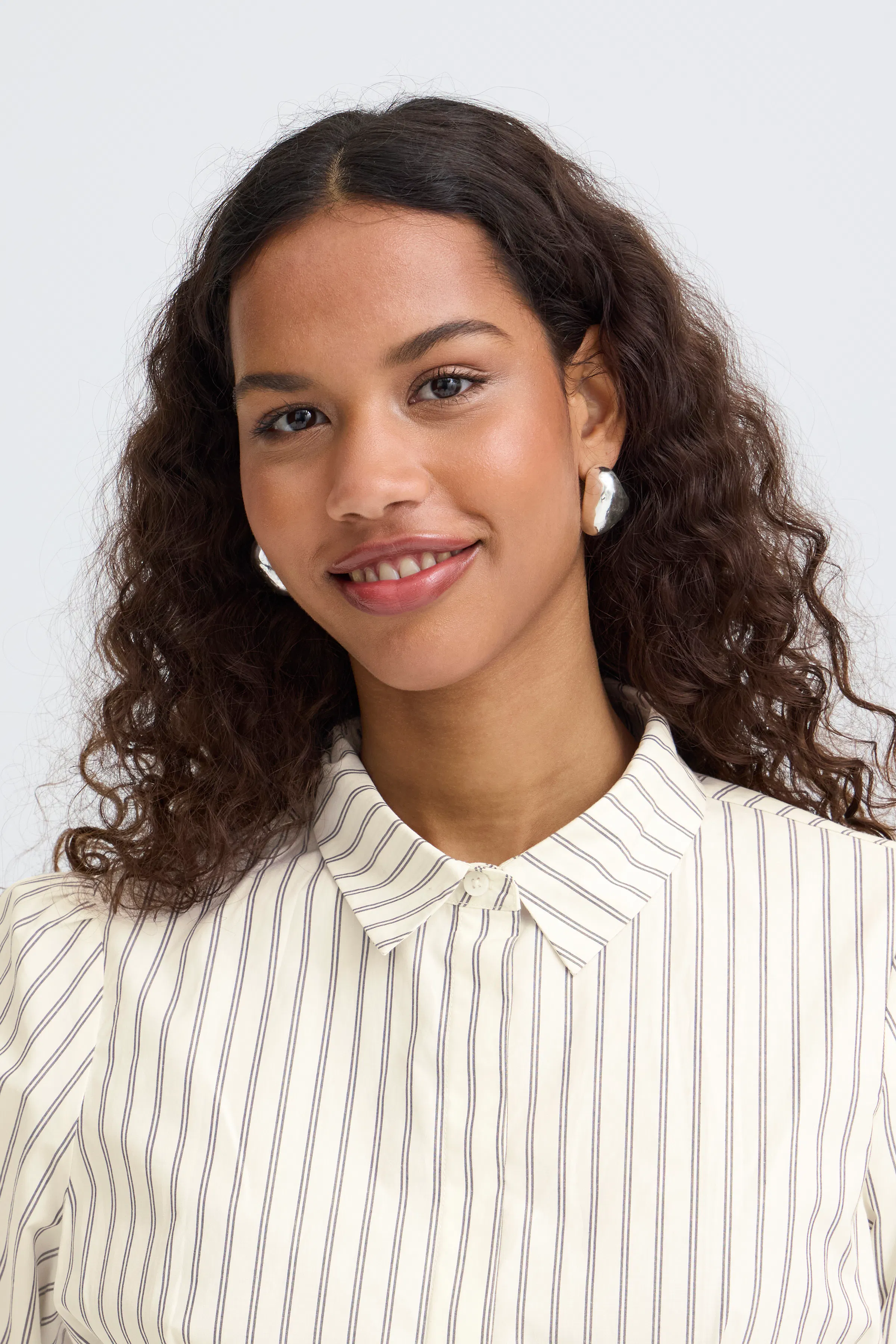 IHJULE Skjorte LOOKBOOK DETAIL 20125515-900005498