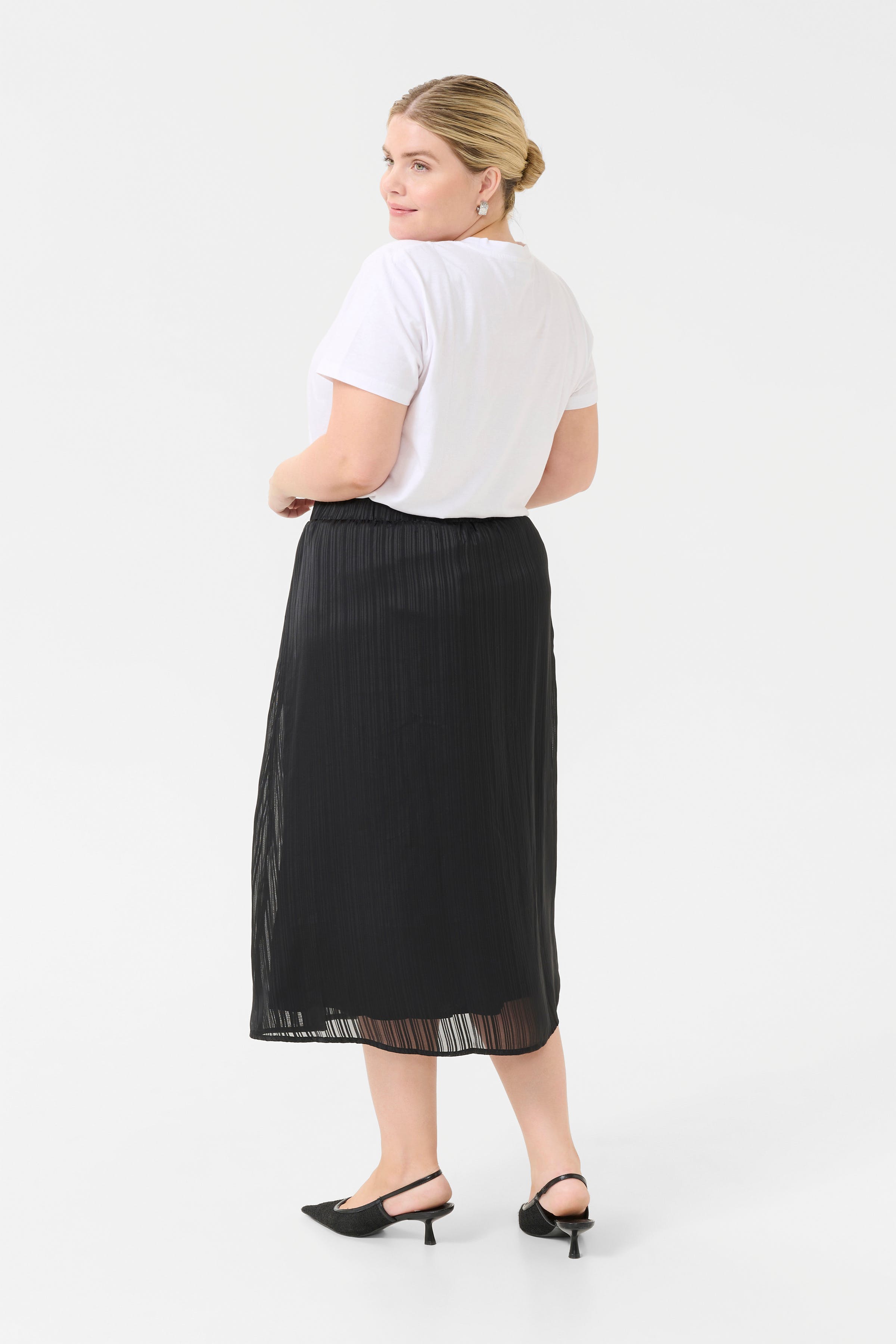 KCmilli Skirt LOOKBOOK BACK 10583366-100121