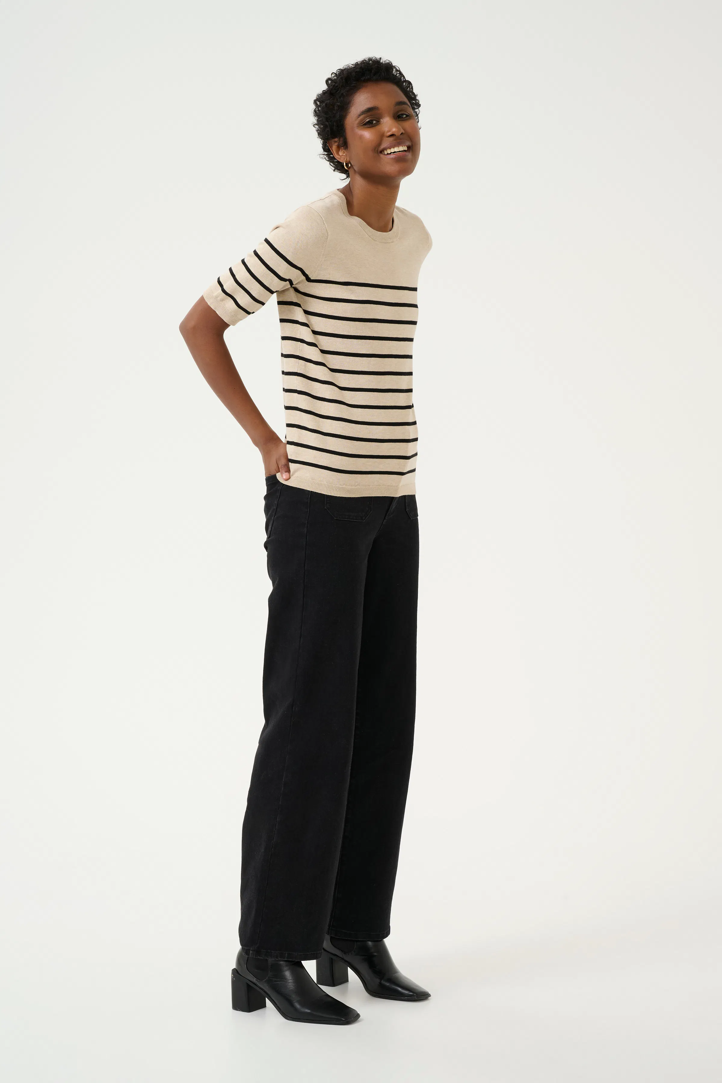 KAlizza Pullover LOOKBOOK FRONT 10508410-106996
