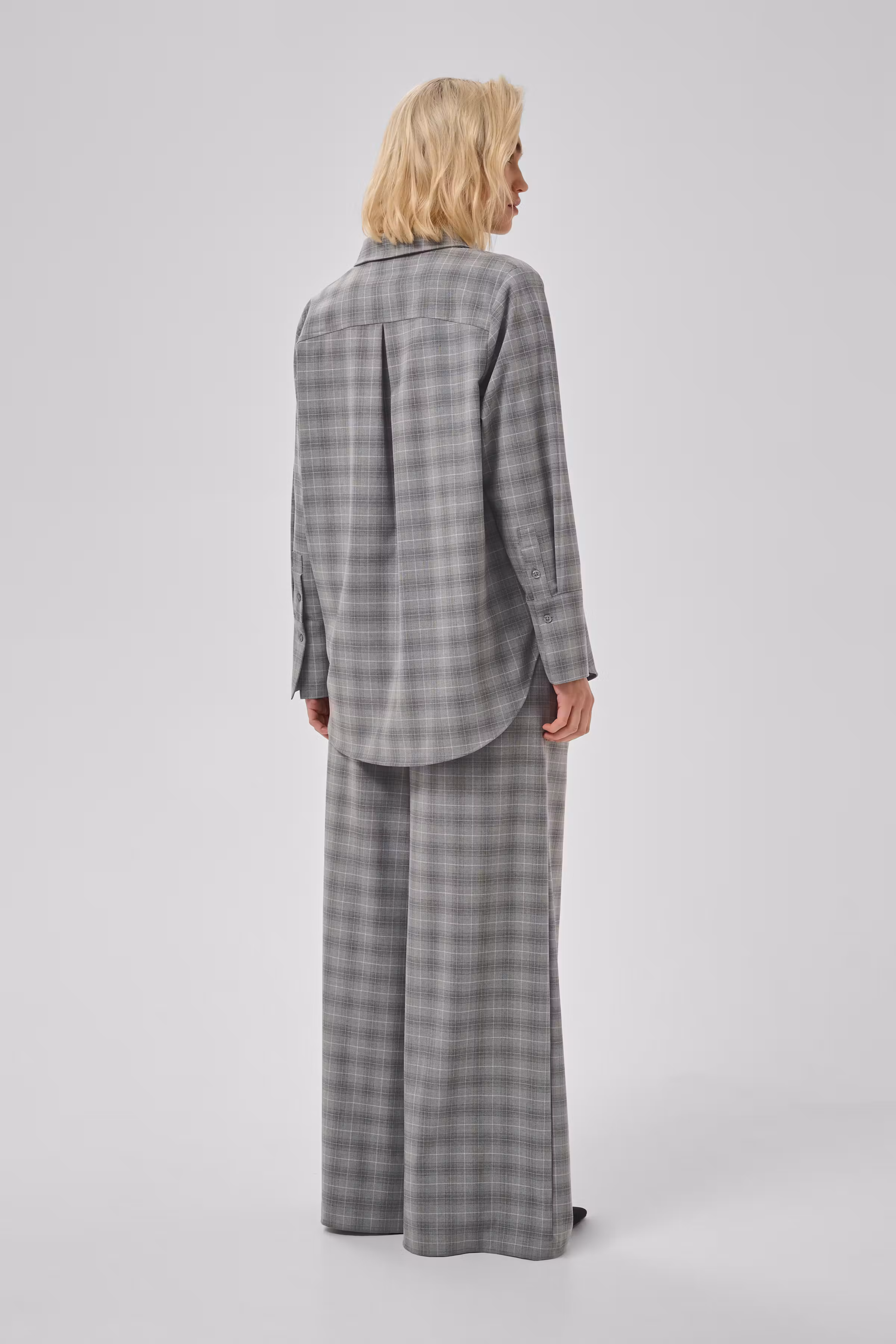 MWAda Shirt LOOKBOOK BACK 10705706-109267