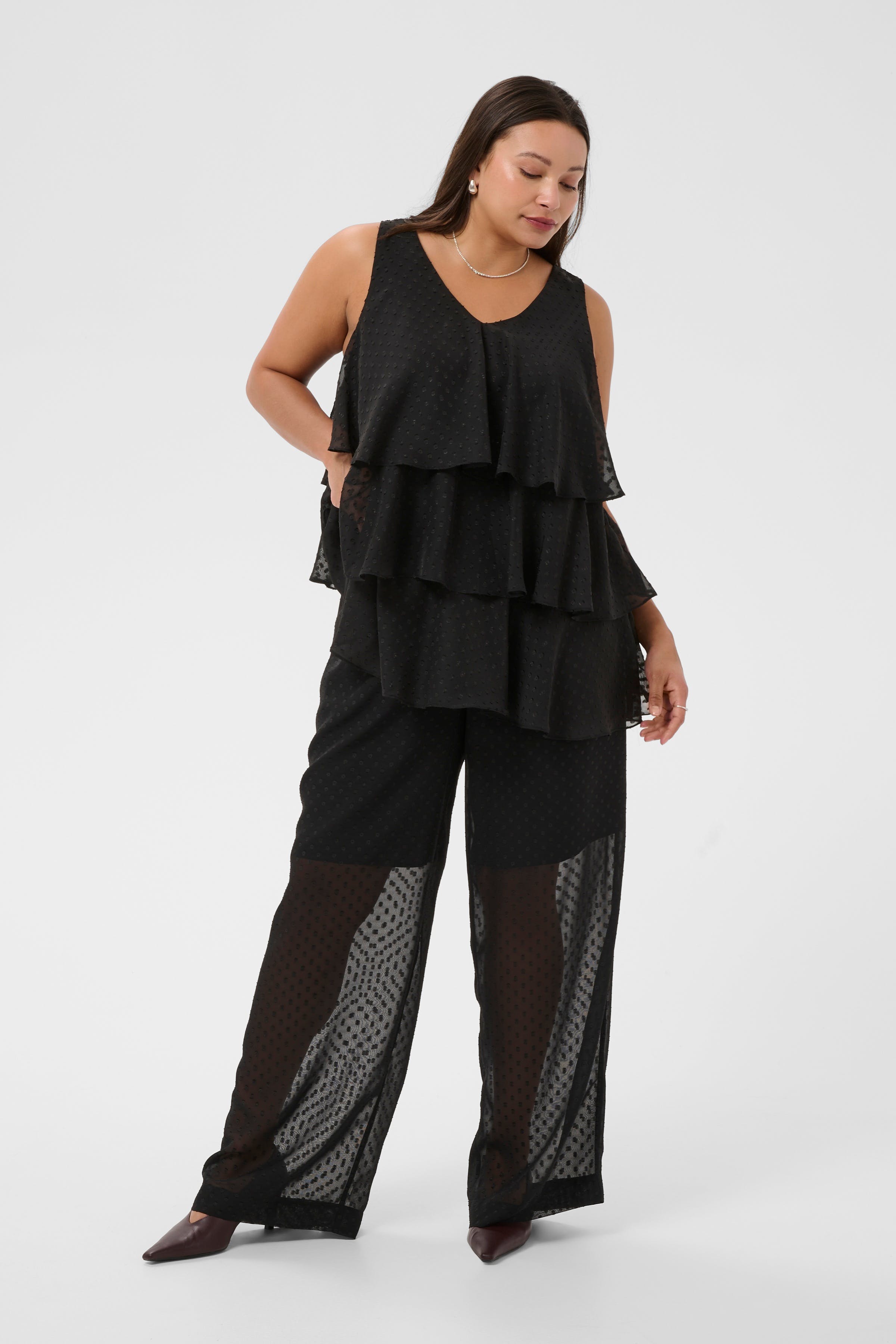 KCrinah Hose LOOKBOOK FRONT 10584570-100121