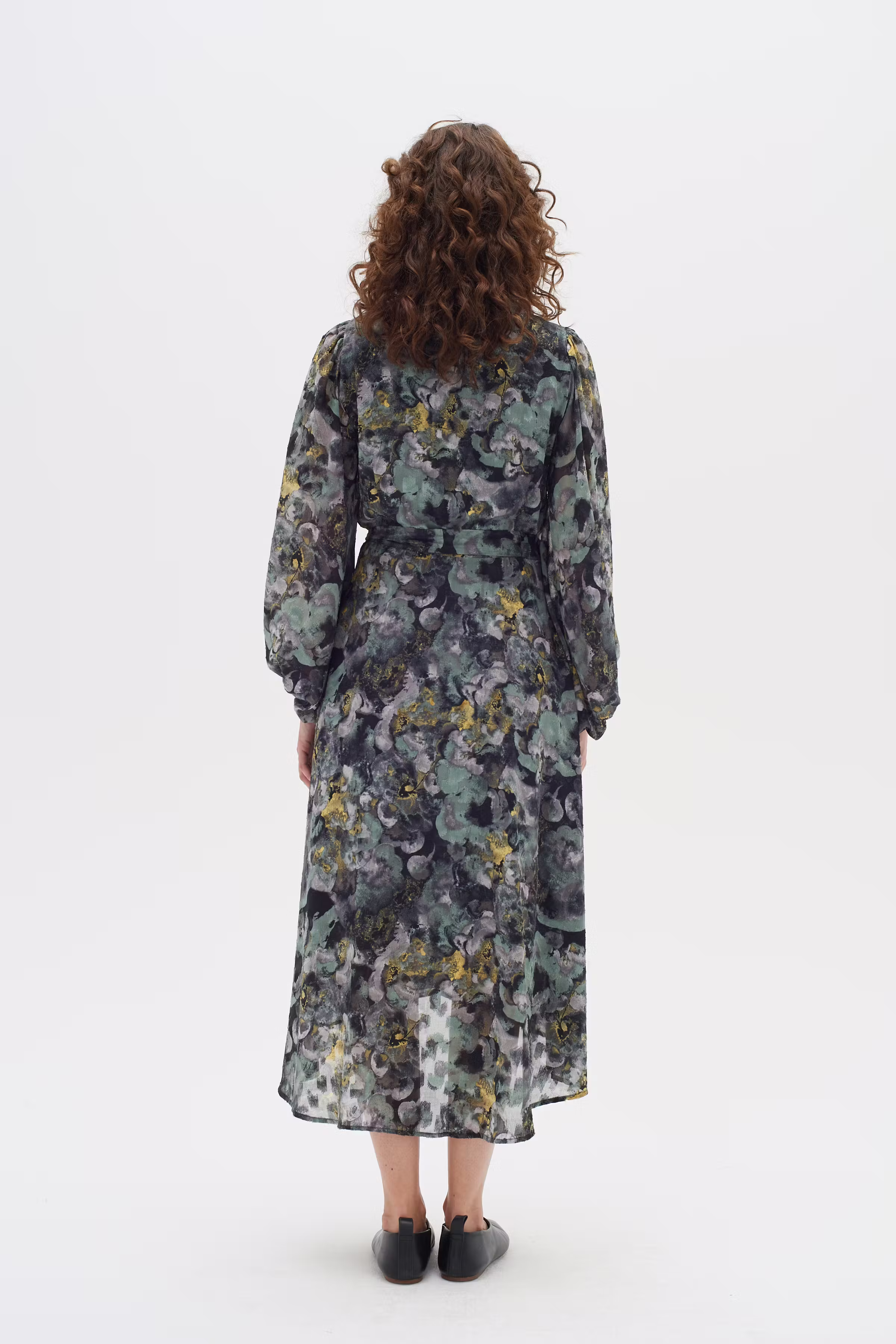 BasiraIW Kjole LOOKBOOK BACK 30106532-302346
