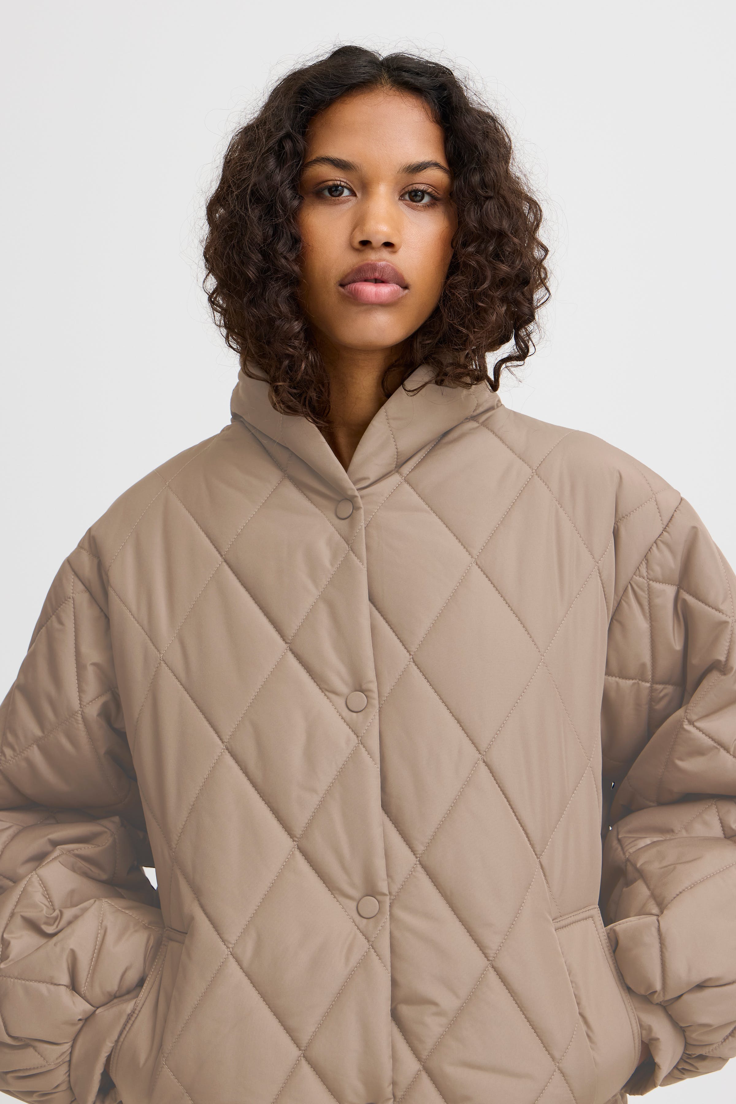 IHHANSA Oberbekleidung LOOKBOOK DETAIL 20118774-170909