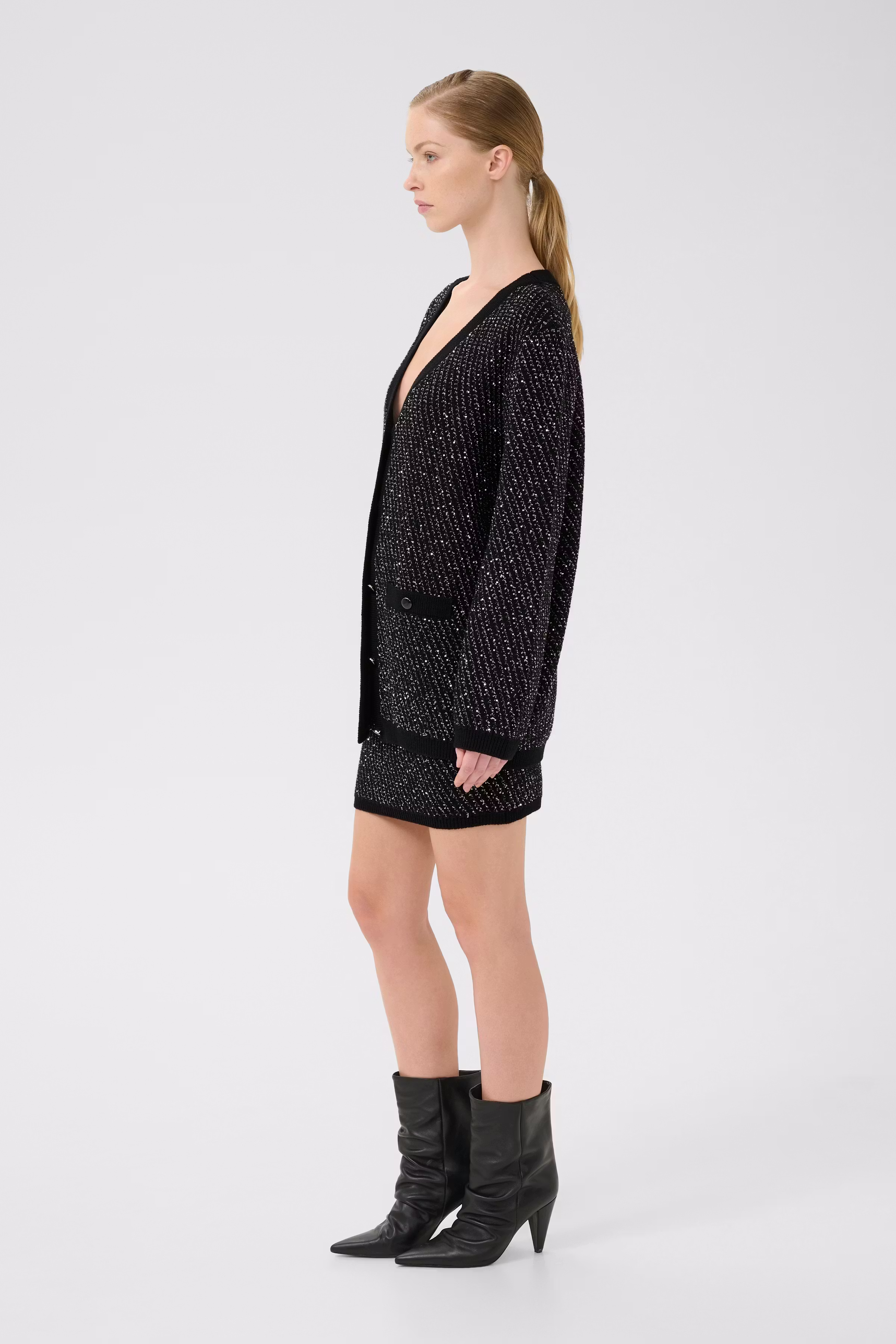 GZcosma Cardigan LOOKBOOK FRONT 10910748-108647