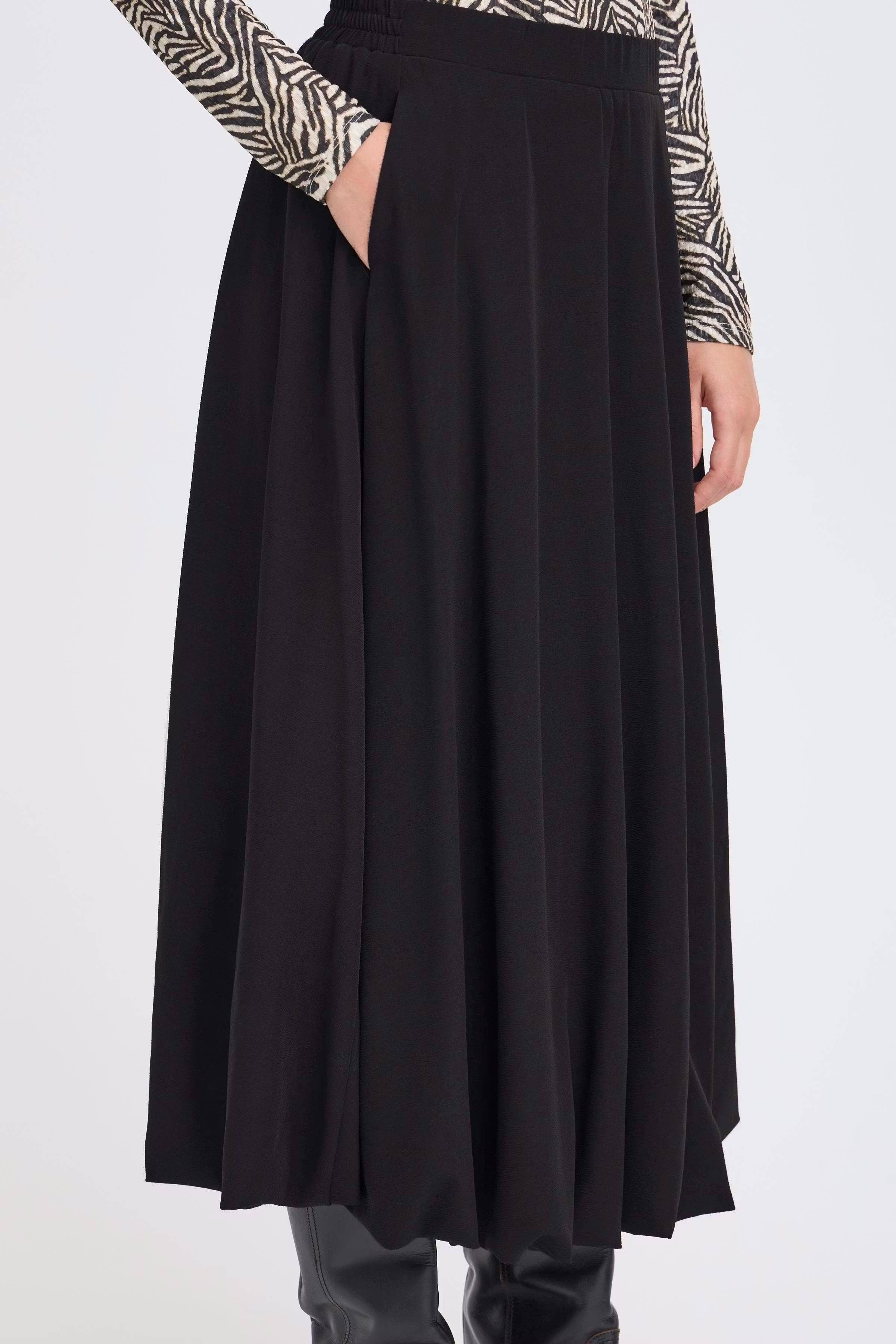 IHLIRINA Skjørt LOOKBOOK DETAIL 20124671-194008