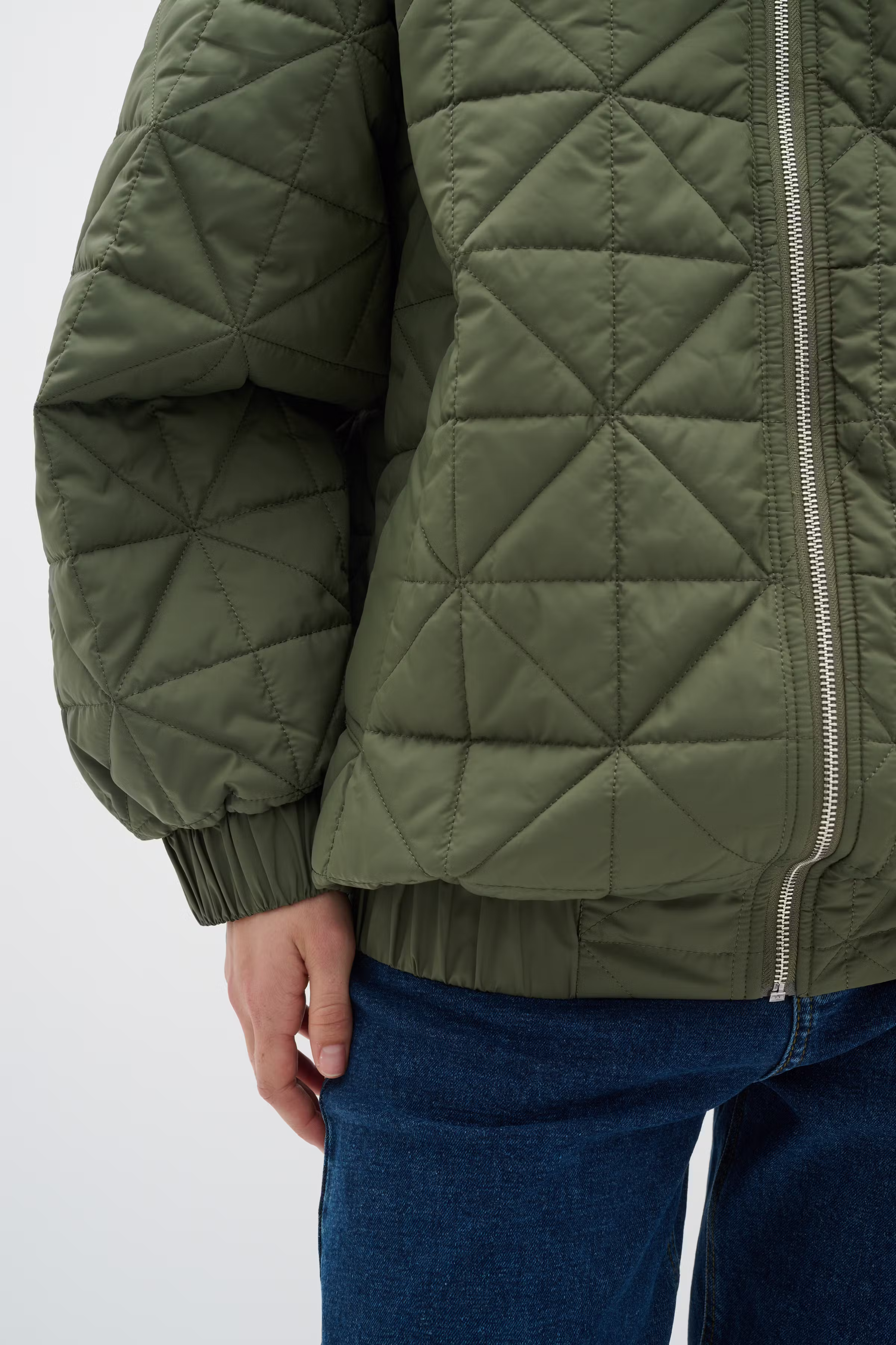 TeiganIW Ytterplagg LOOKBOOK DETAIL 30109056-190312