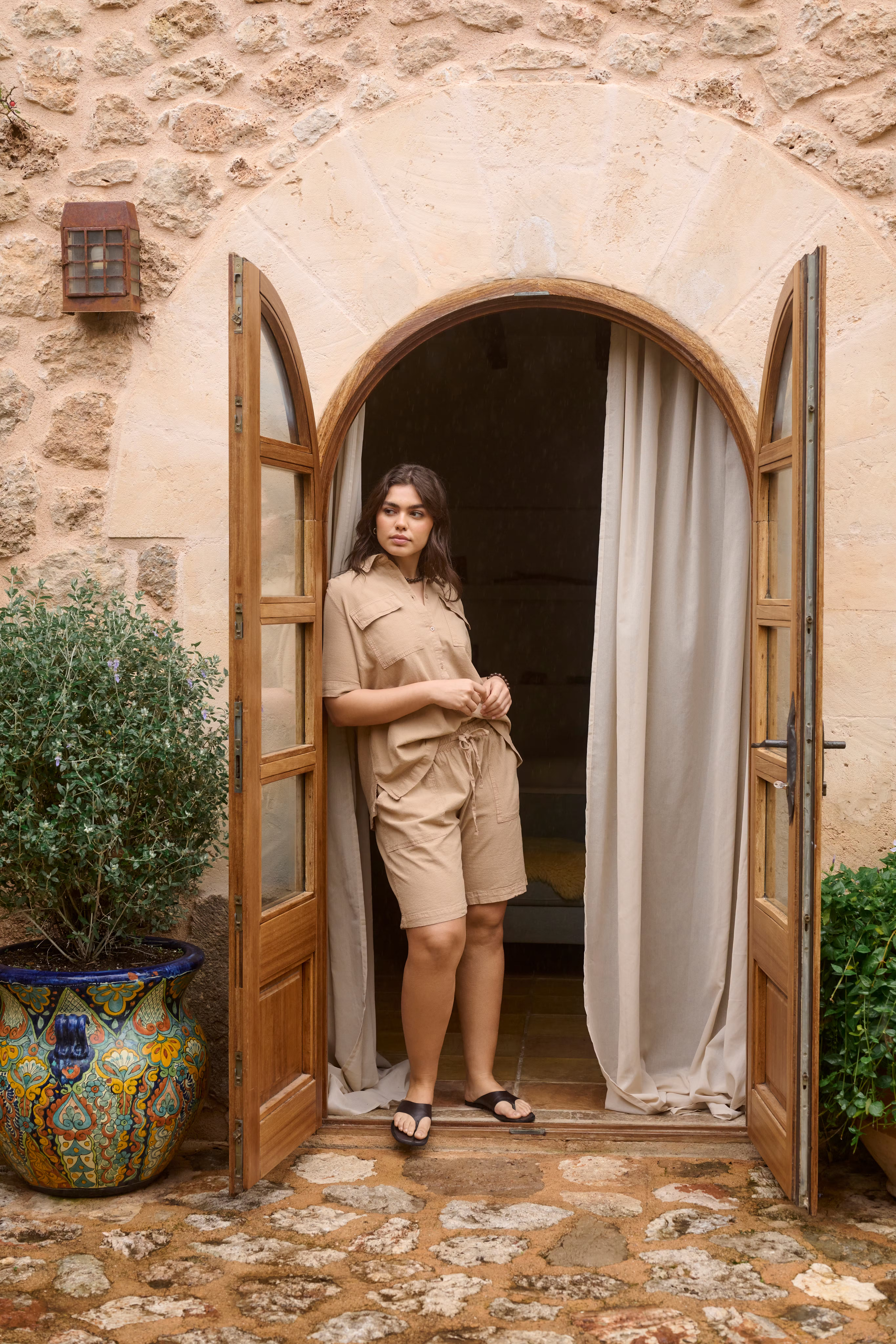 KCnana Shirt LOCATION NONE 10582893-101239