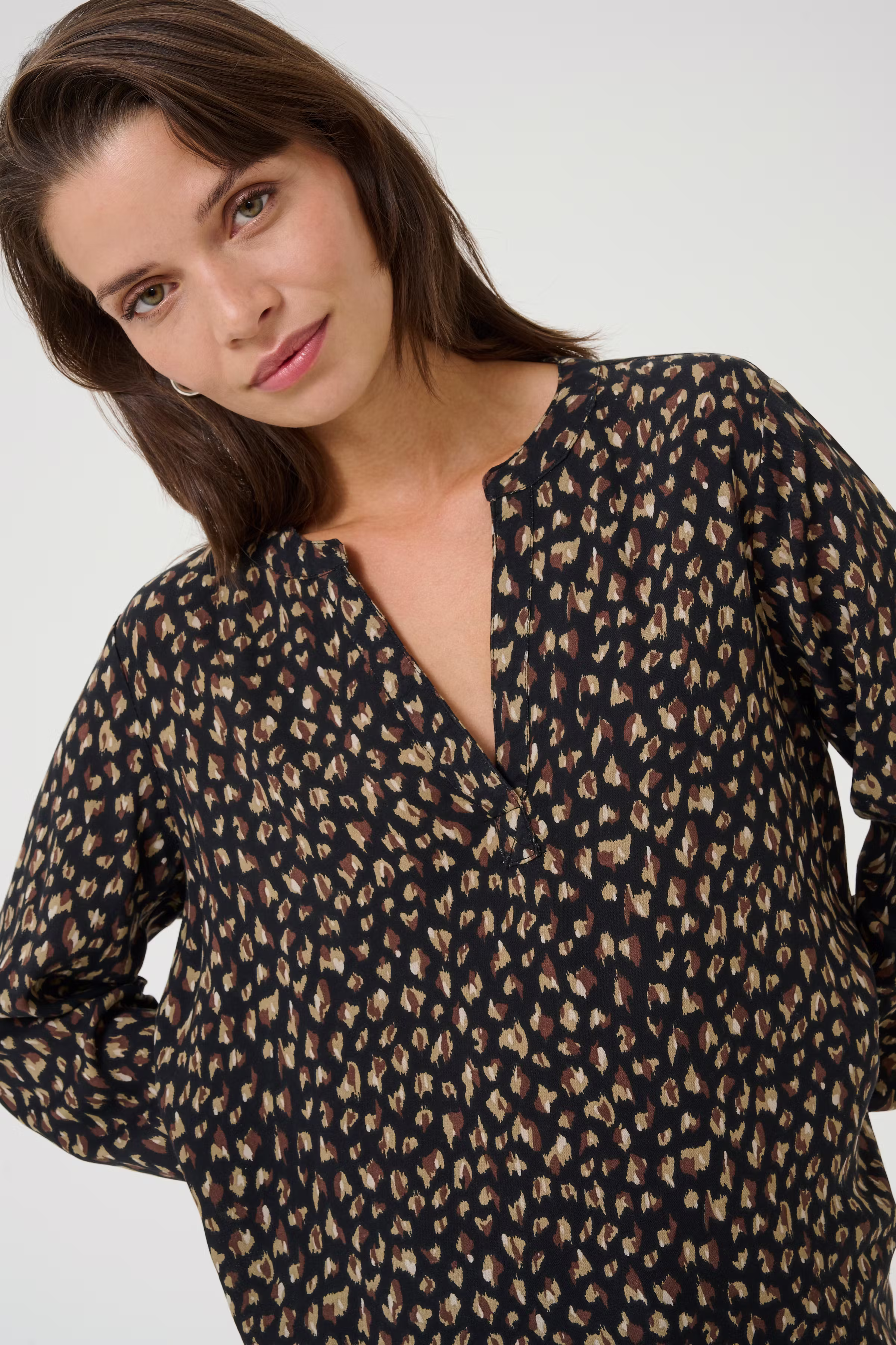 KAjalie Blus LOOKBOOK DETAIL 10552004-107685