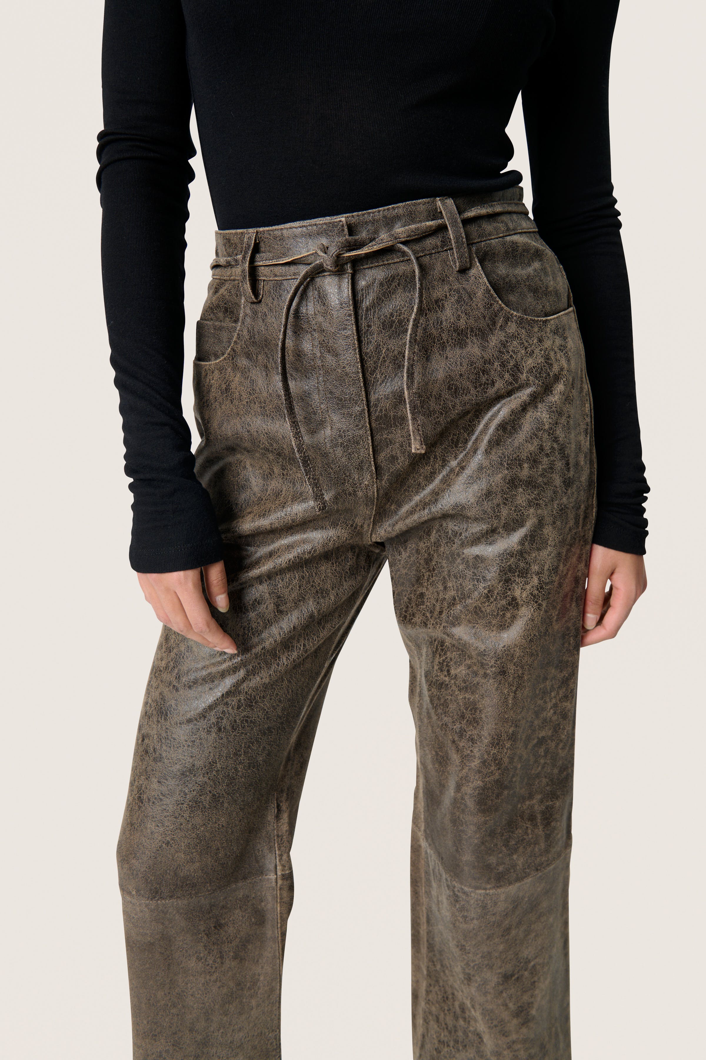 SLIsabeau Byxor LOOKBOOK DETAIL 30408575-304226