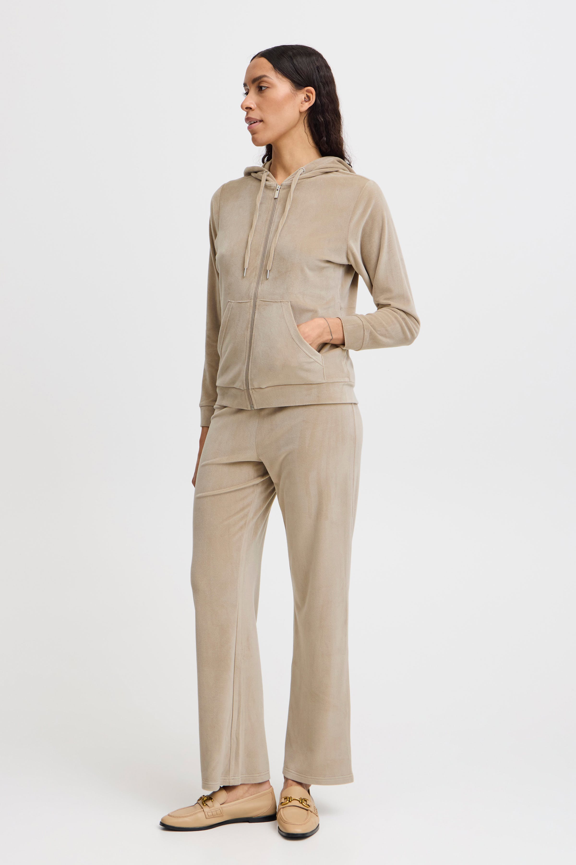 BYMITZA Joggedrakt LOOKBOOK FRONT 20810786-171105