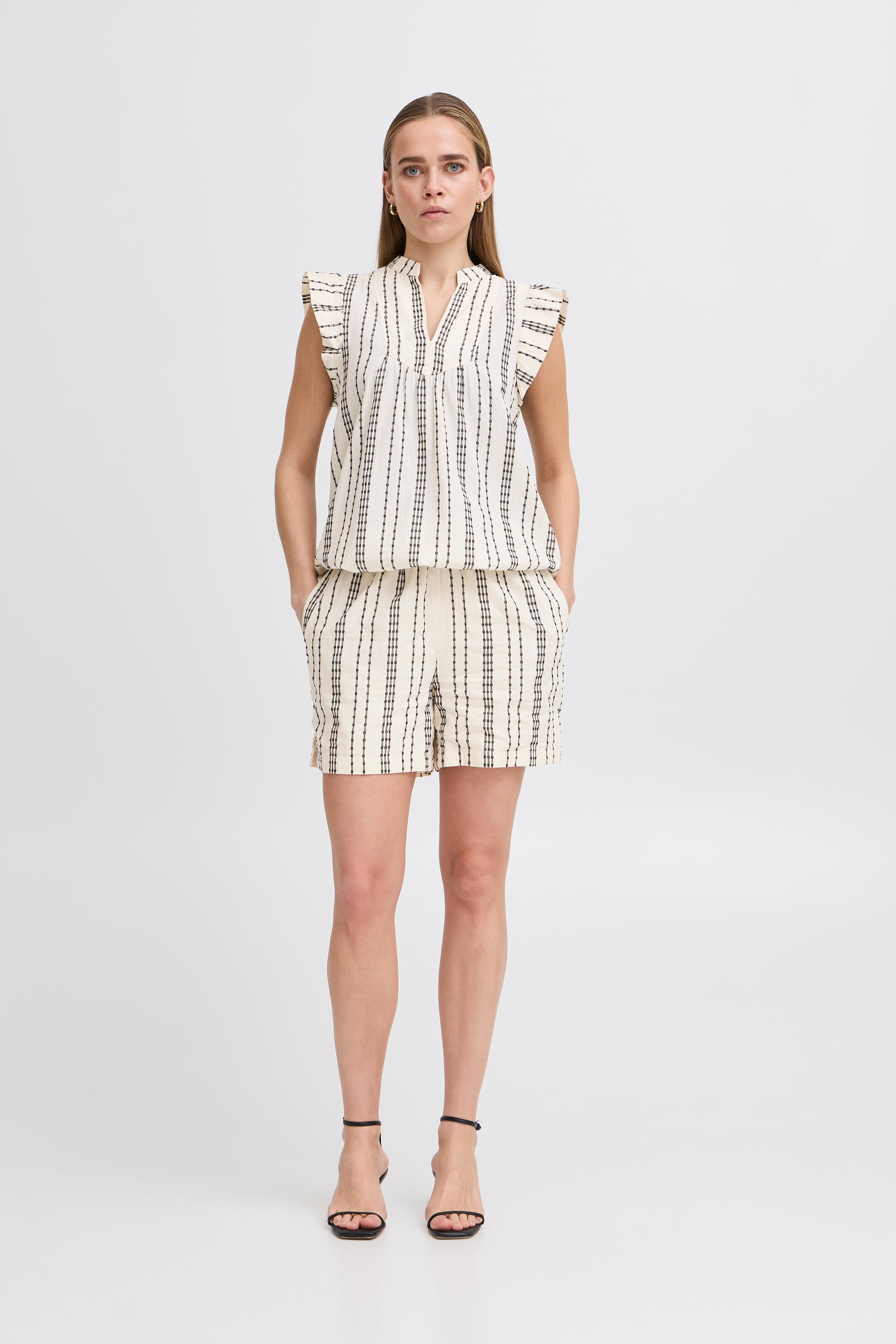 IHJOSINE Shorts LOOKBOOK FRONT 20122695-204335