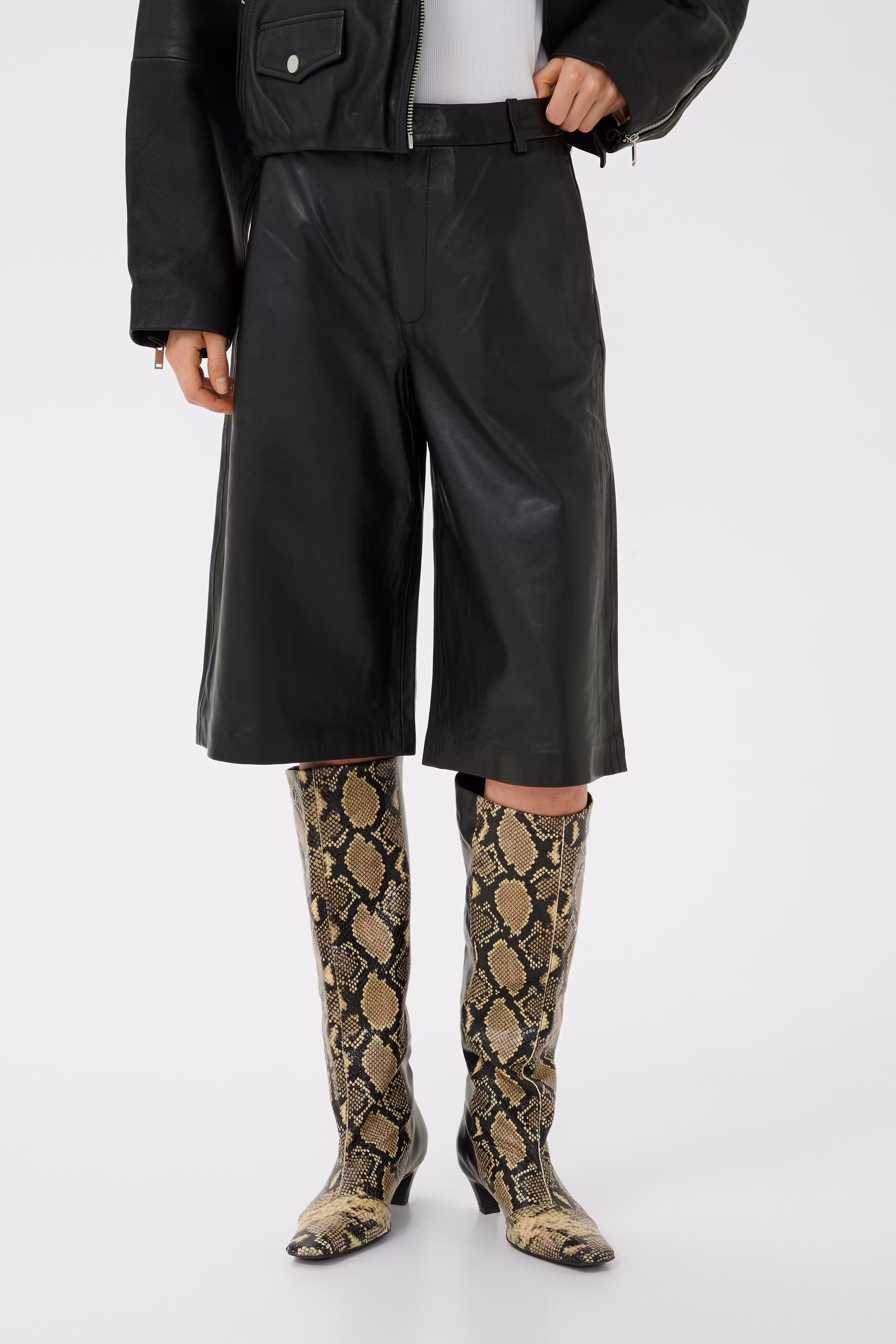 GZallis Shorts LOOKBOOK FRONT 10911111-100017