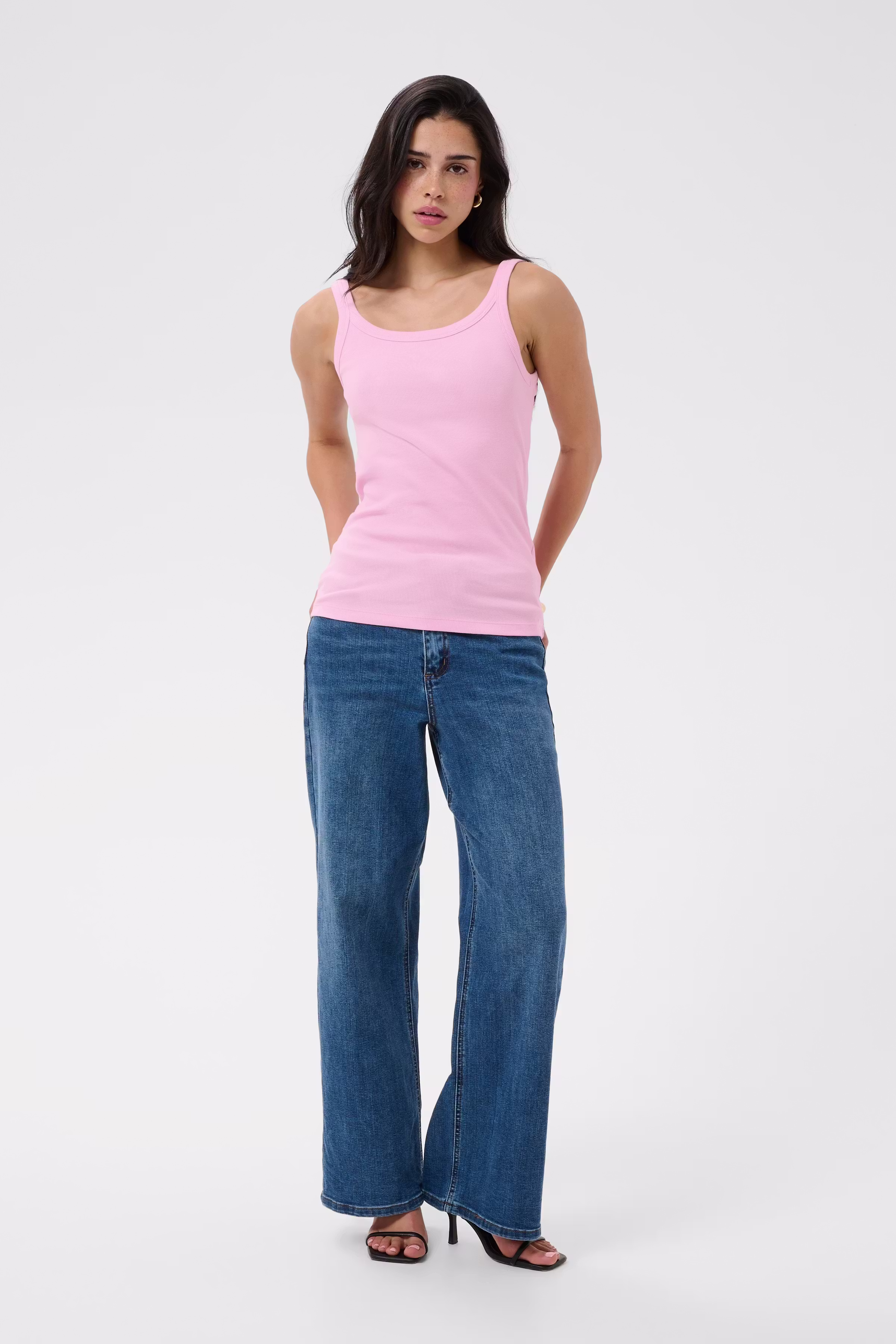 KAcarna Top LOOKBOOK FRONT 10507348-132805