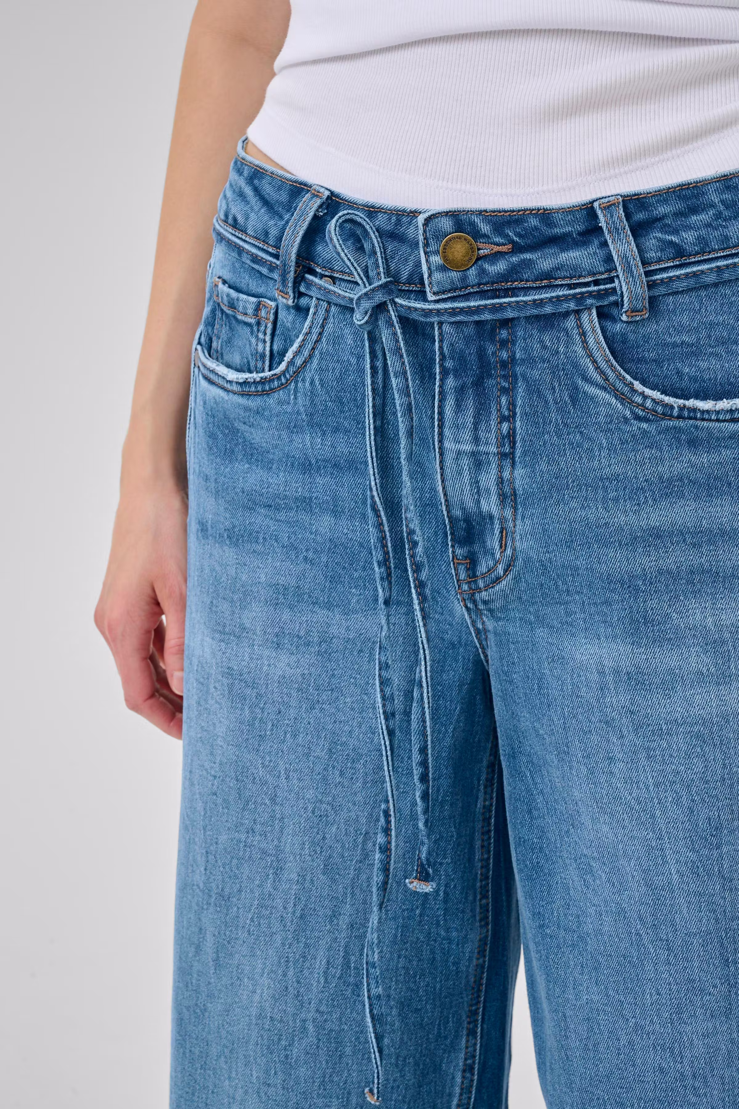 MWKaro 144 Mid X-Wide Jeans LOOKBOOK DETAIL 10705256-100053