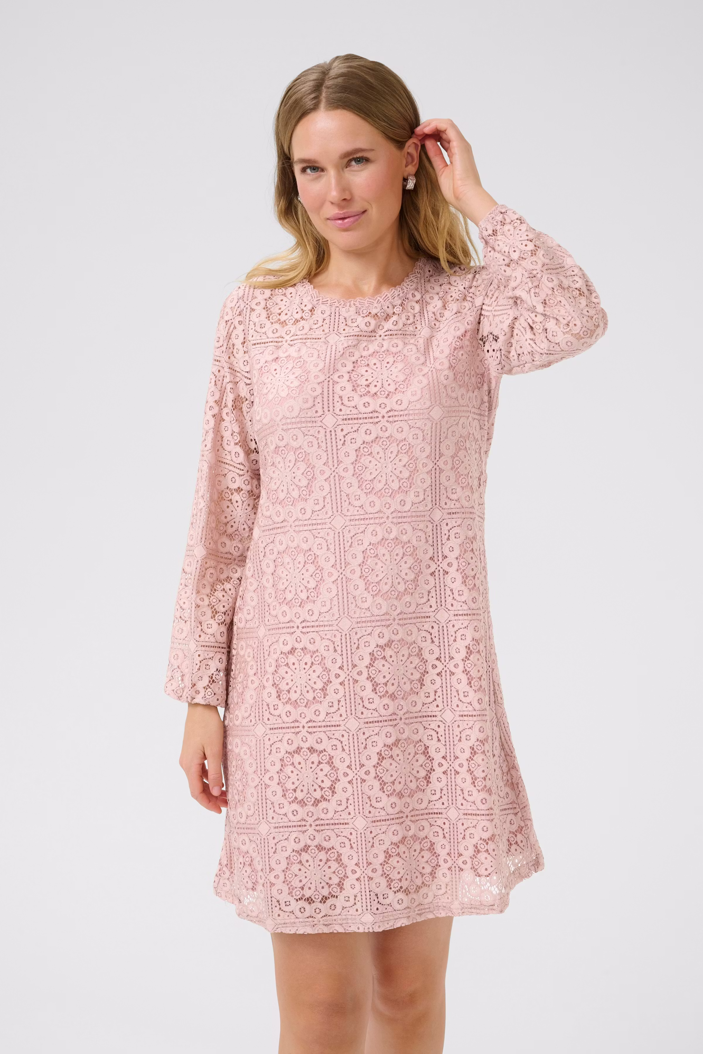 CRTiley Kleid LOOKBOOK FRONT 10613785-151905