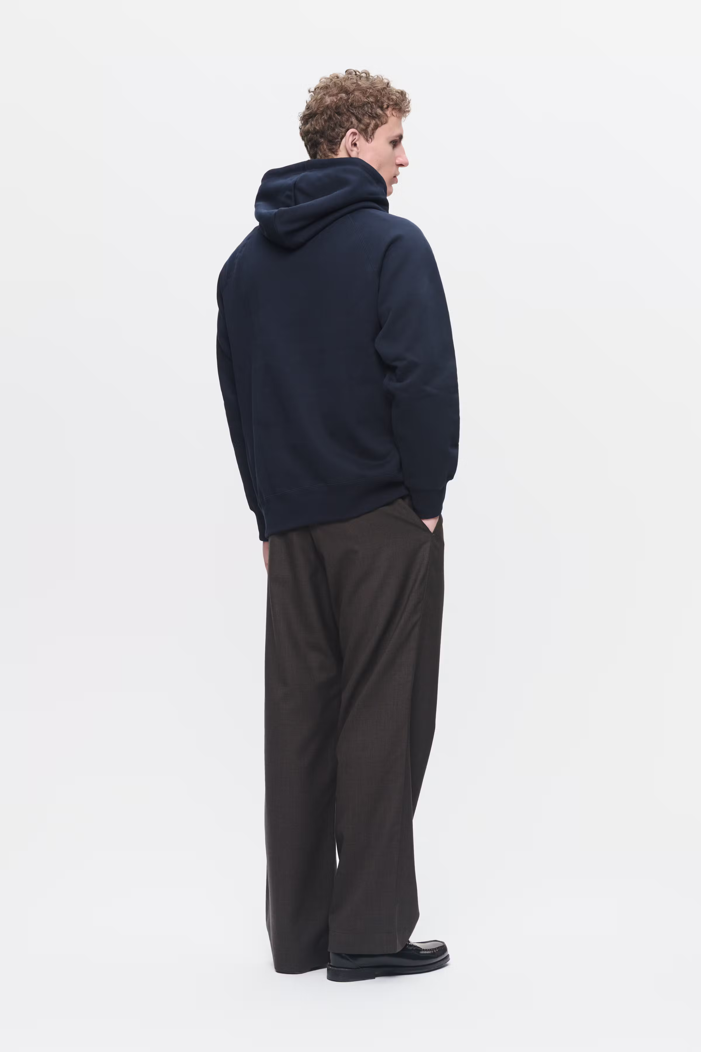 WWEssential Fred Sweatshirt LOOKBOOK BACK 30250243-W7000