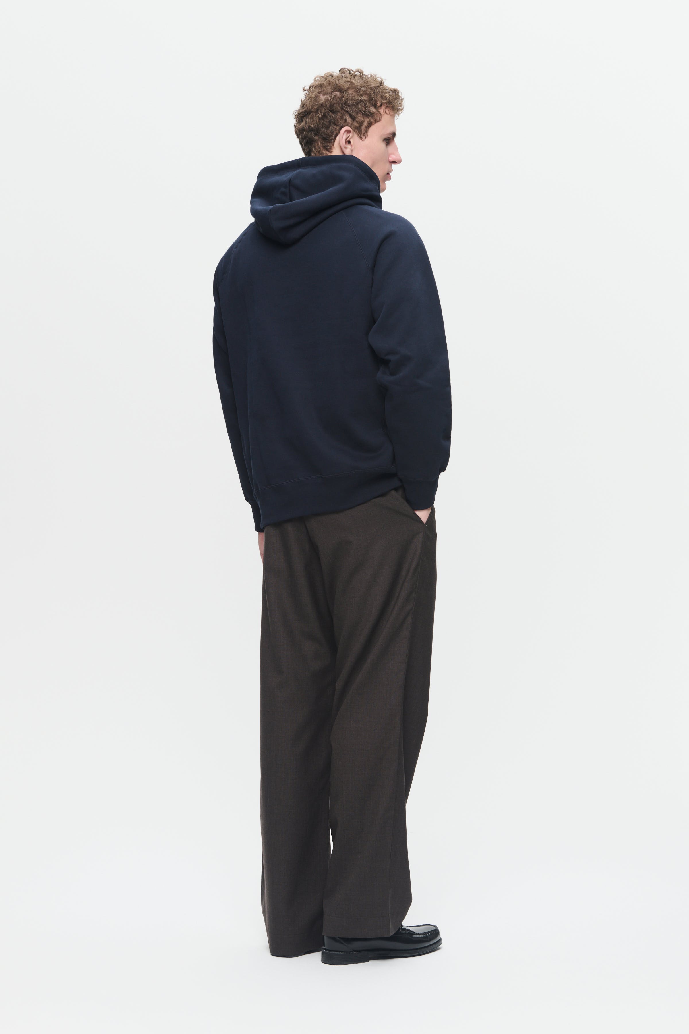 WWEssential Fred Sweatshirt LOOKBOOK BACK 30250243-W7000