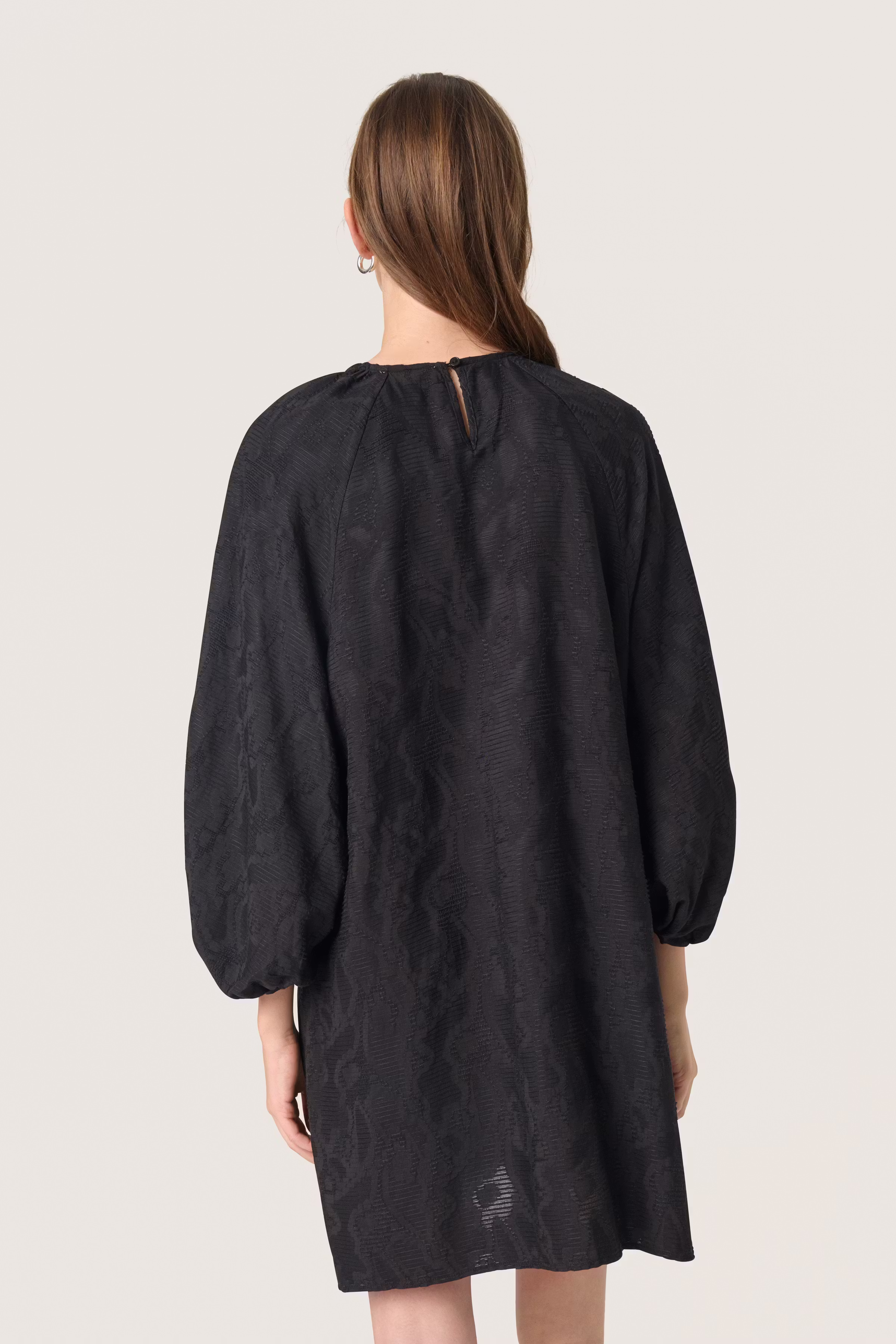SLAmelina Klänning LOOKBOOK BACK 30408426-194008