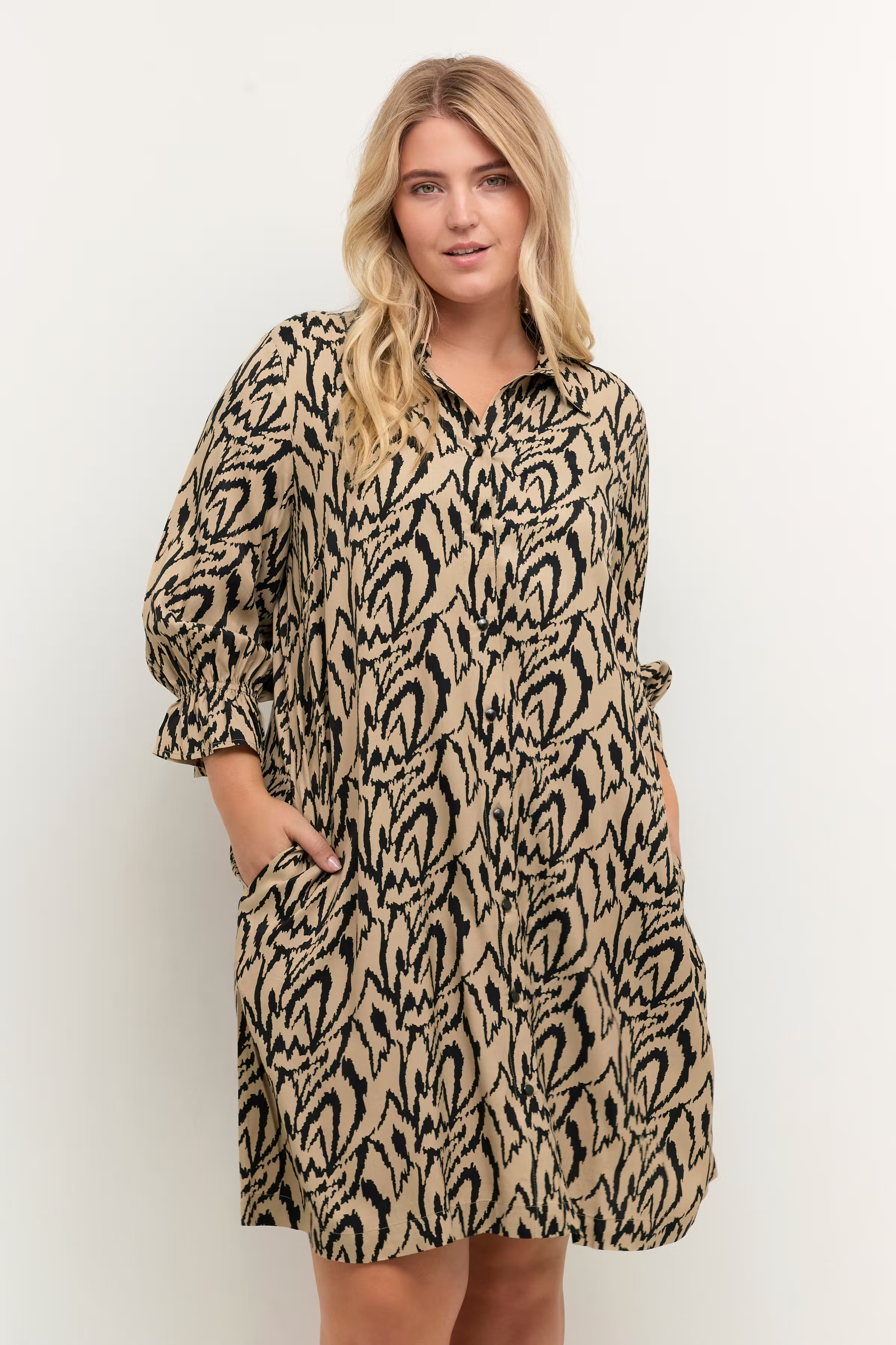 KCcecilie Klänning LOOKBOOK FRONT 10581515-104228
