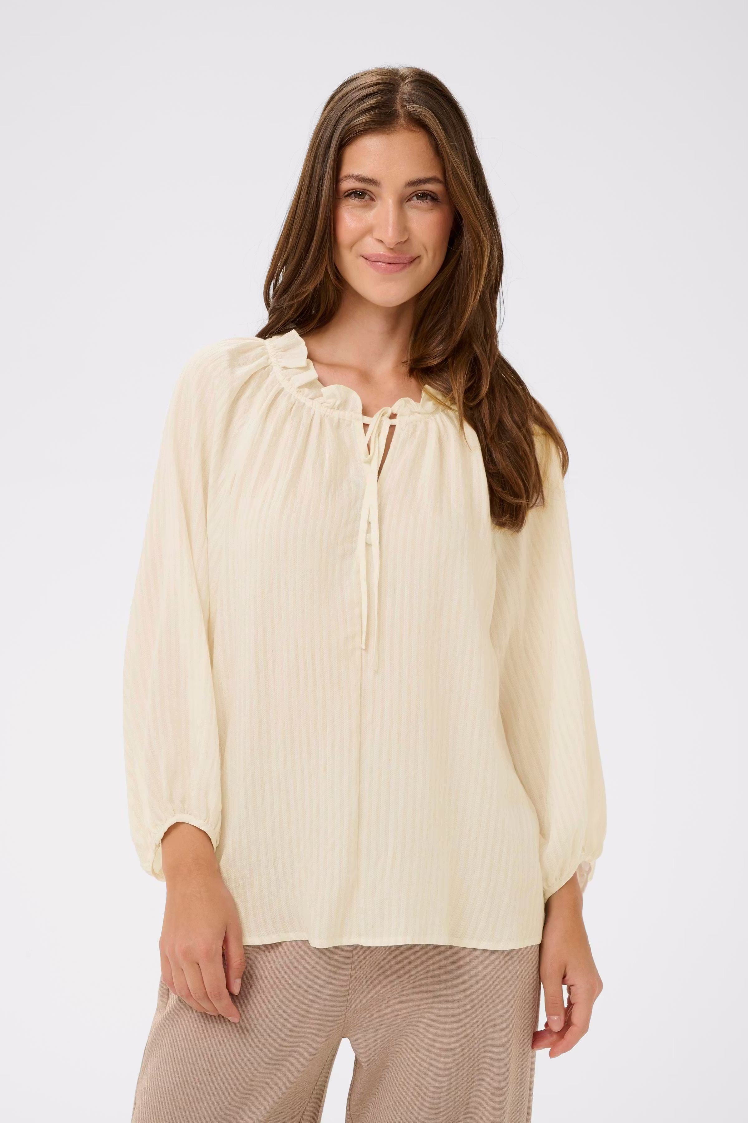 CROma Blouse LOOKBOOK FRONT 10614982-110701