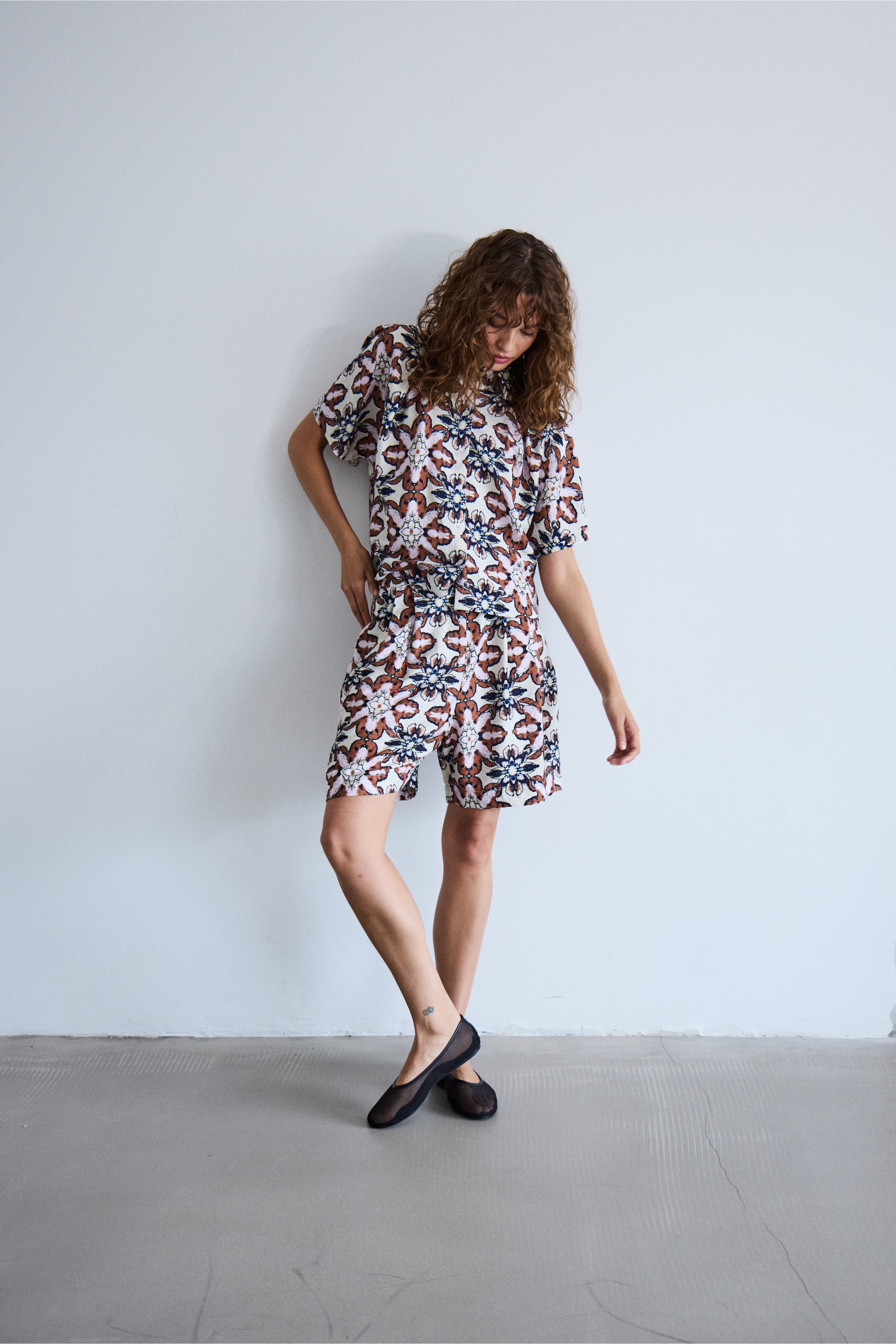 IHZASHA Shorts LOCATION NONE 20122982-204446