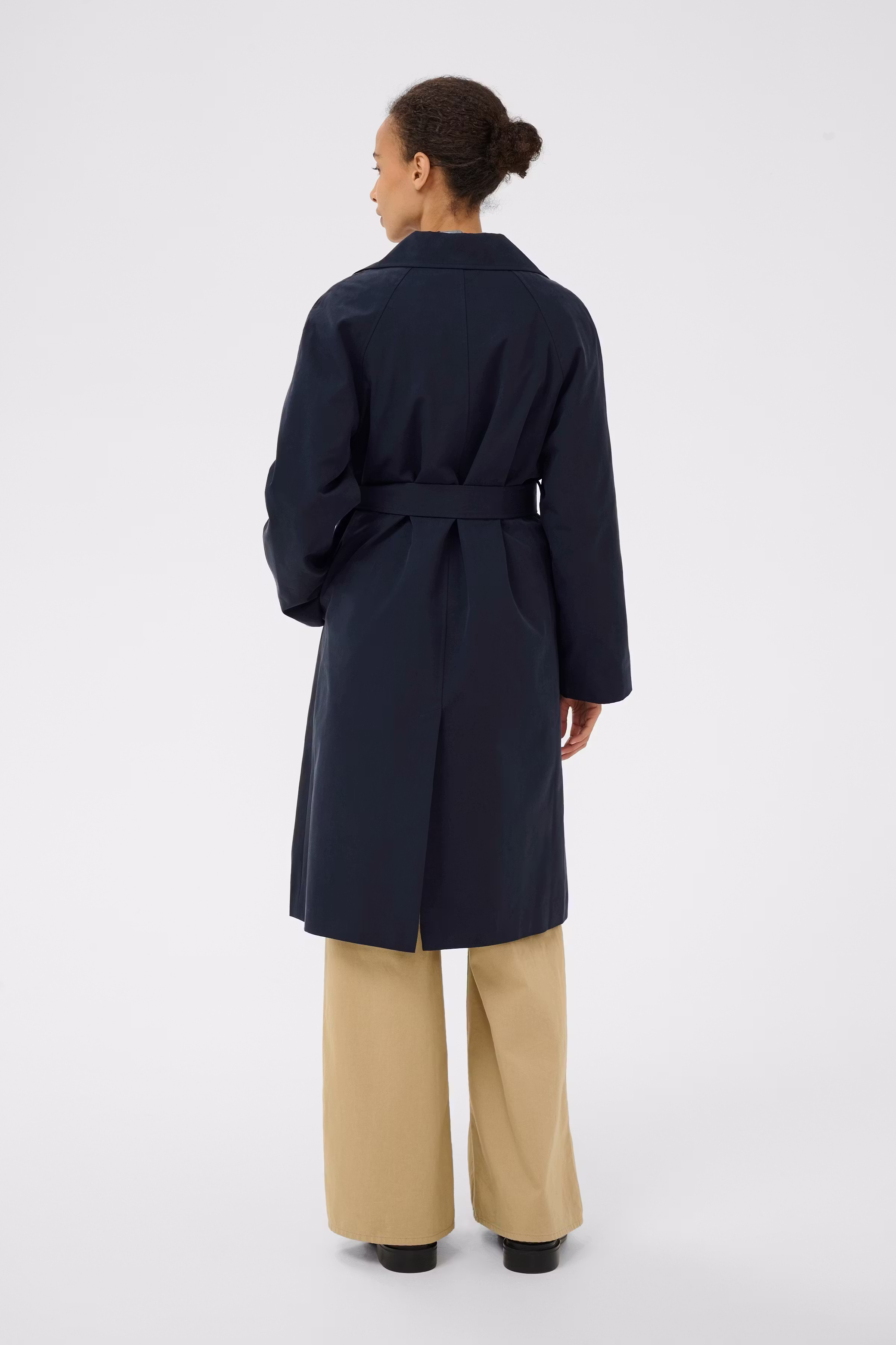 AubriePW Mantel LOOKBOOK FRONT 30310477-194013