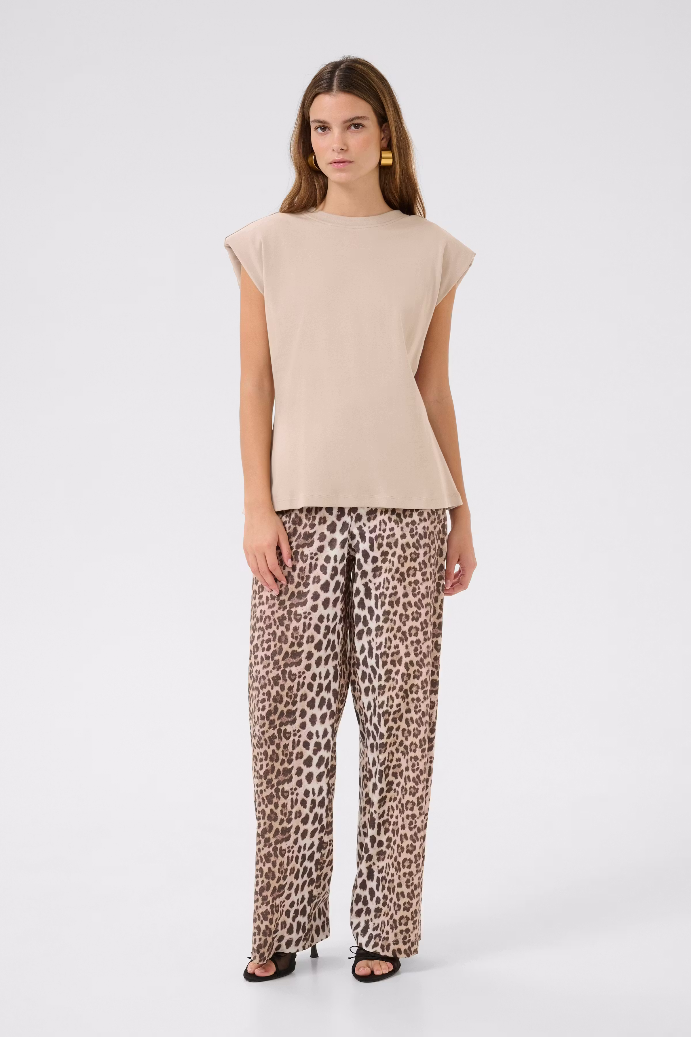 KBRenee T-shirt LOOKBOOK FRONT 10105354-160906