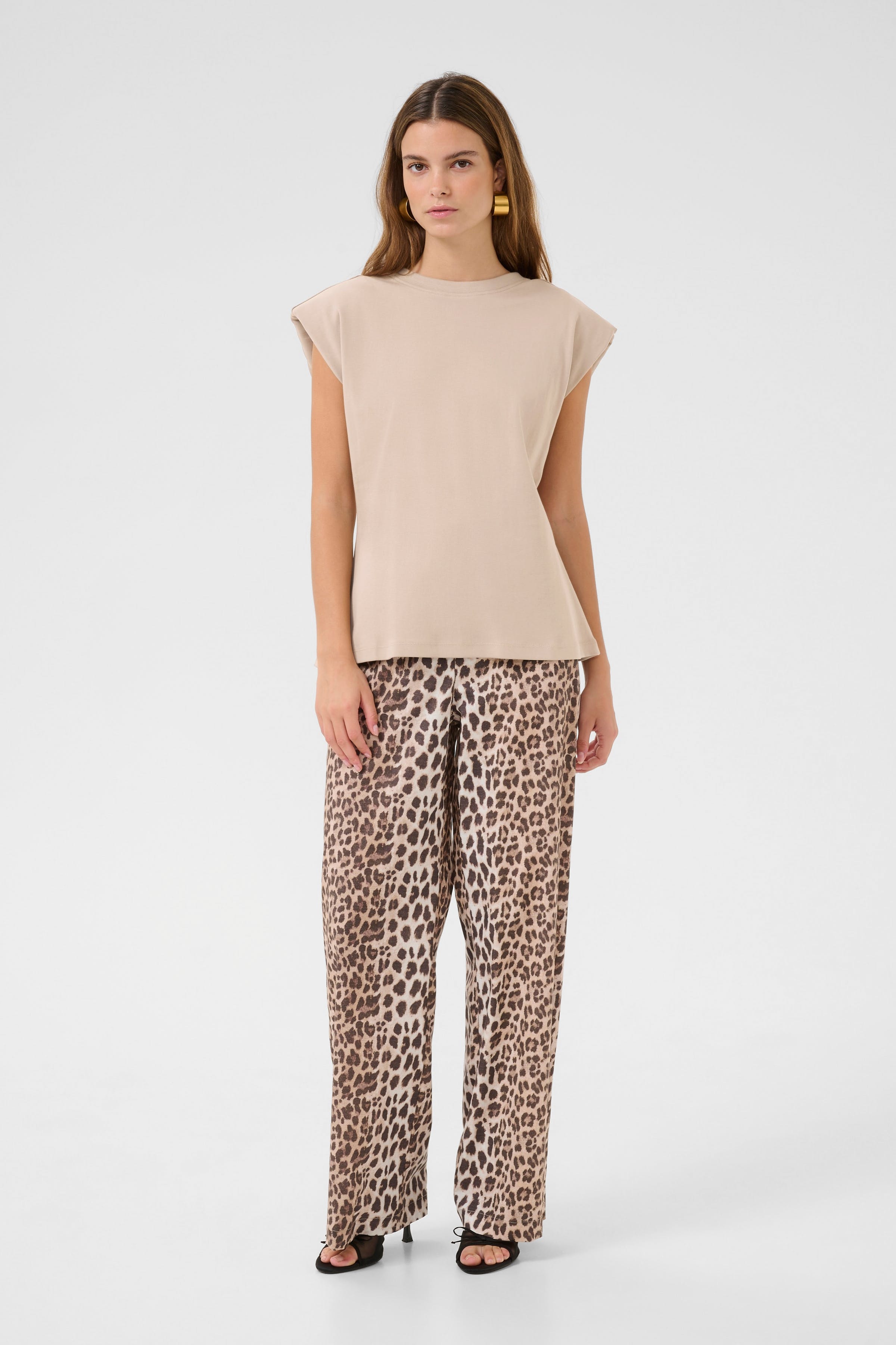 KBRenee T-shirt LOOKBOOK FRONT 10105354-160906