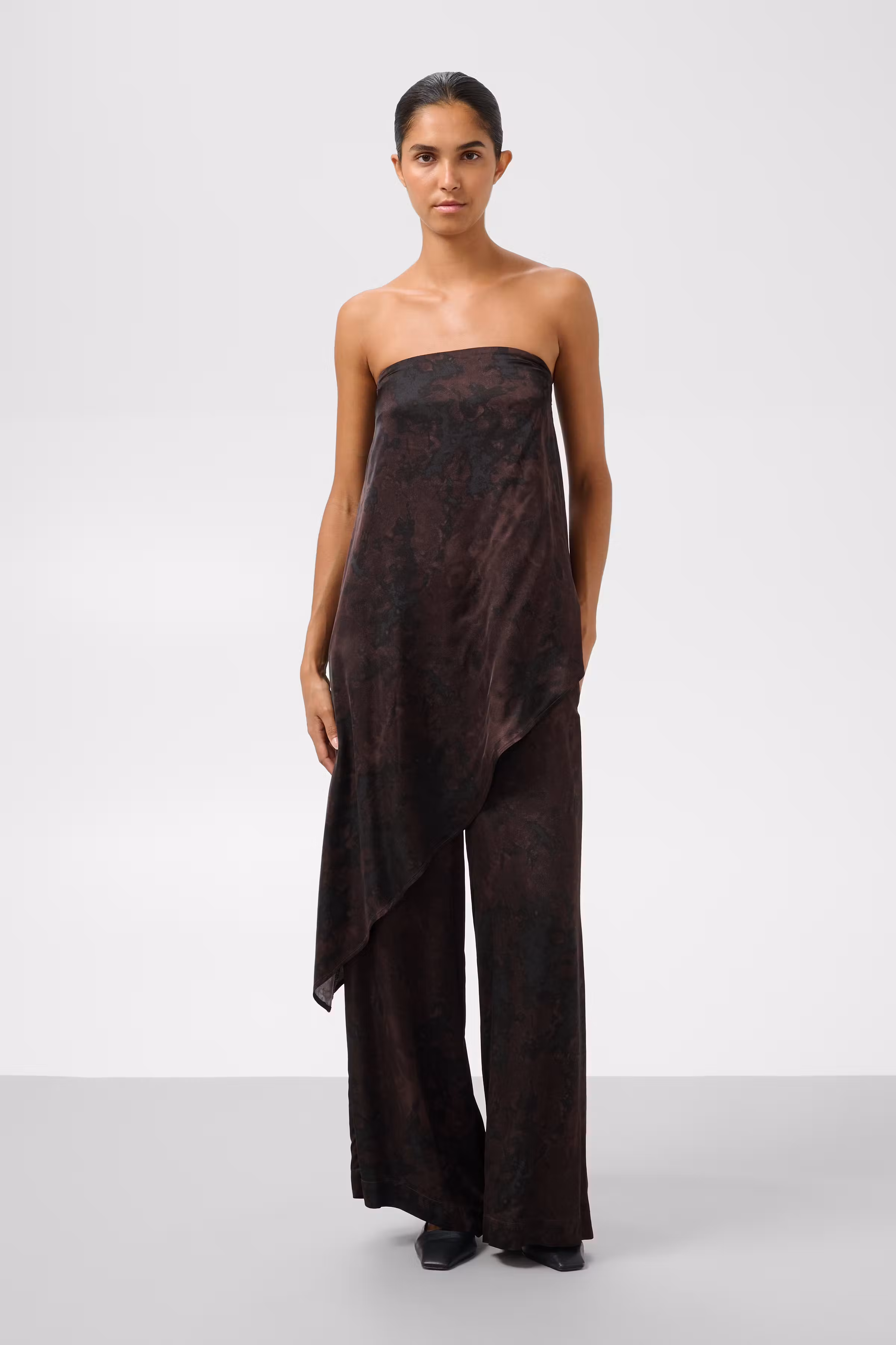 SLCinna Hose LOOKBOOK FRONT 30409635-305439
