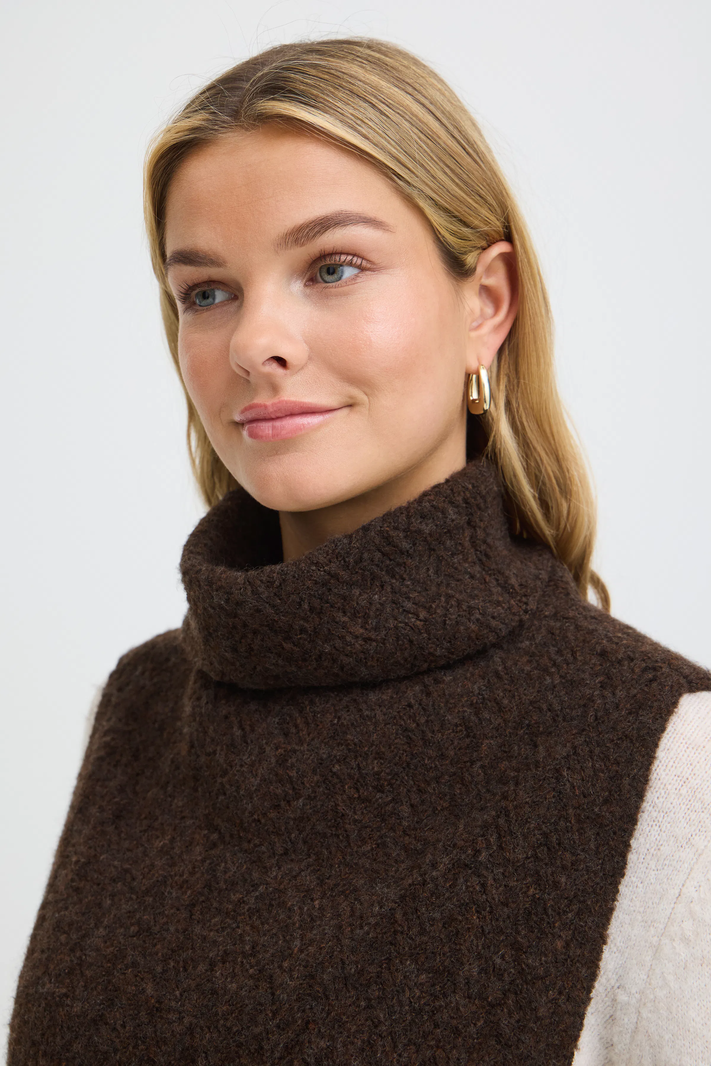 FRNETTY Cowl LOOKBOOK FRONT 20618140-1909161