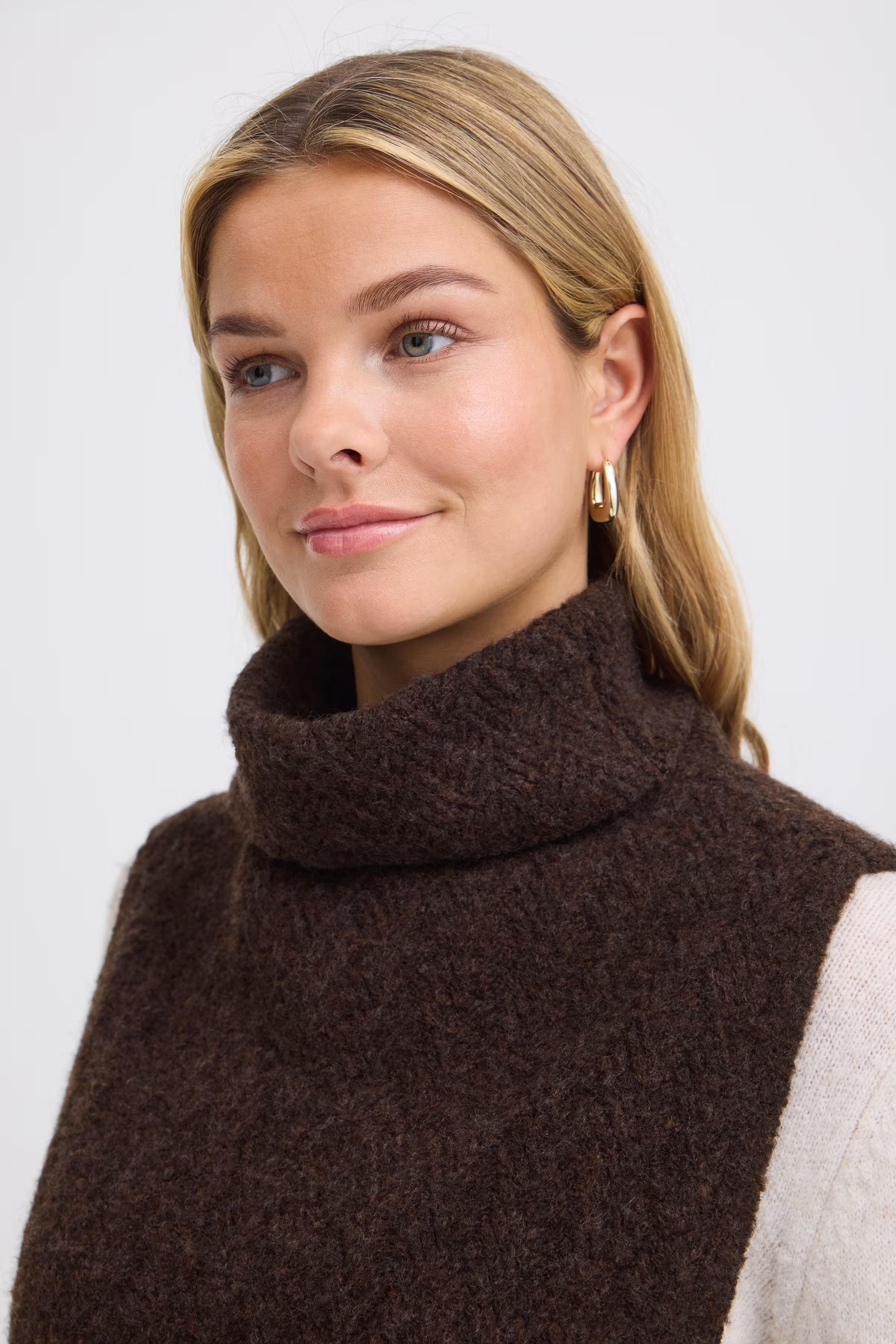 FRNETTY Cowl LOOKBOOK FRONT 20618140-1909161