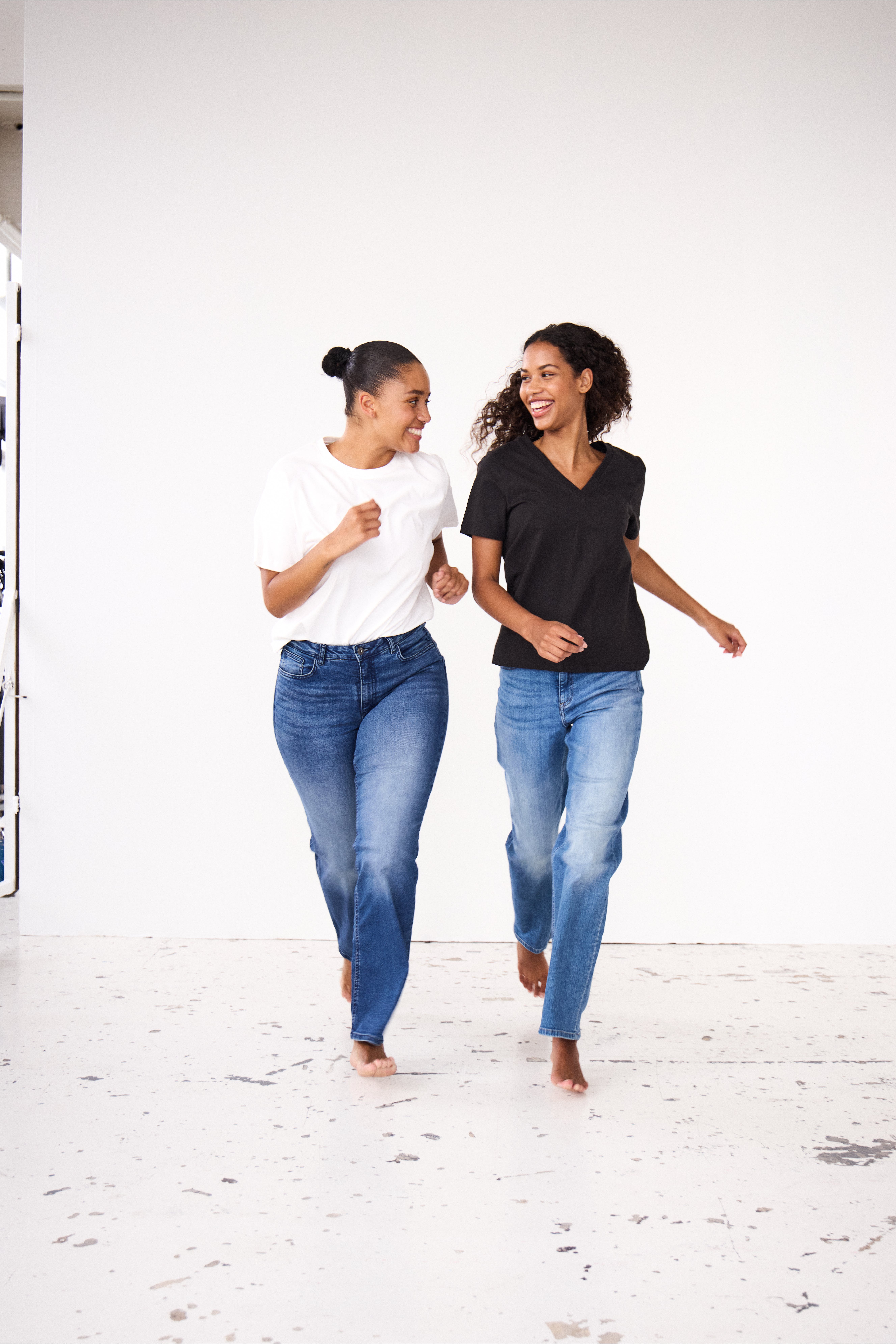 IHPALMER V-neck T-shirt LOCATION NONE 20120348-194008