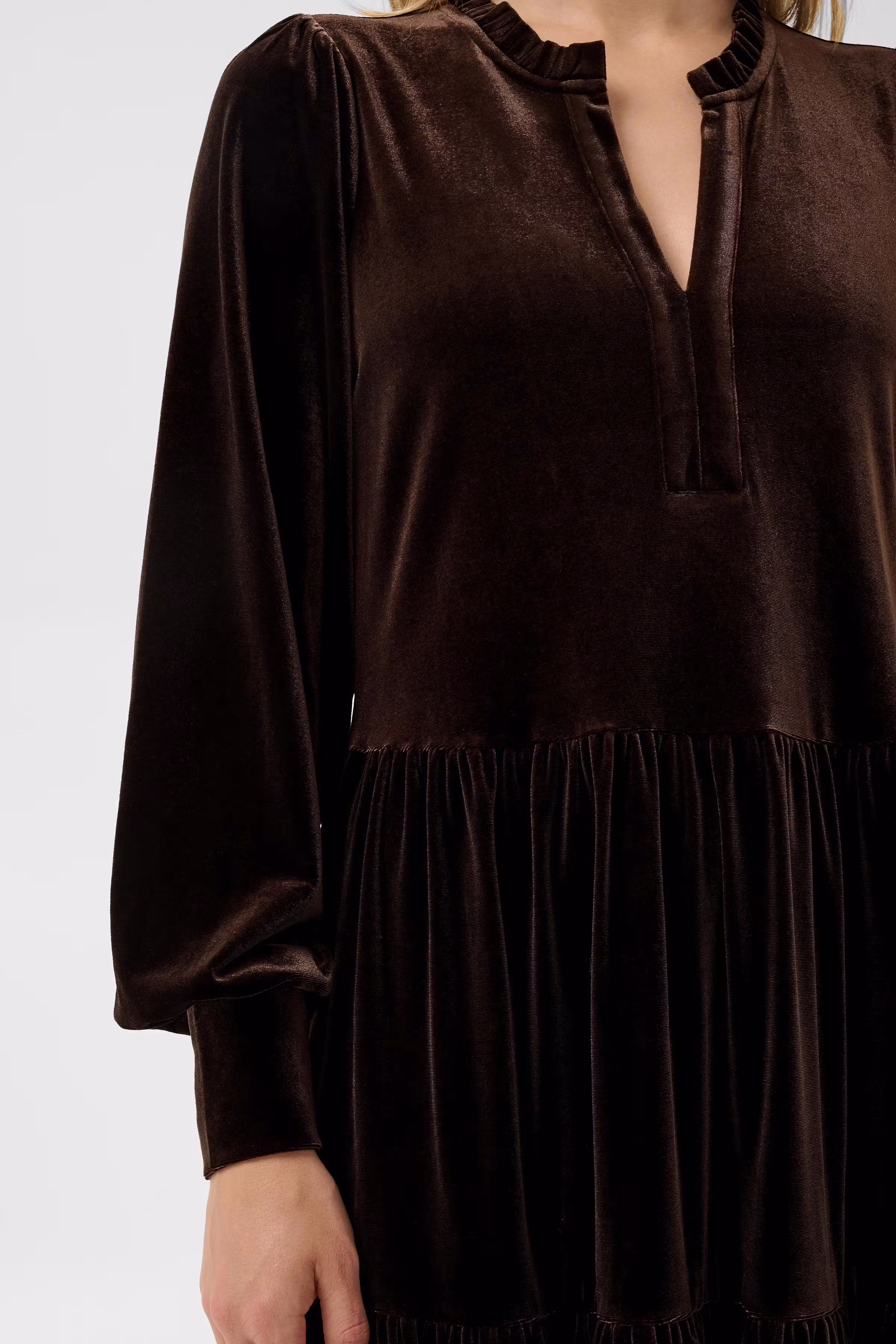 ViggasePW Jurk LOOKBOOK DETAIL 30306576-191106