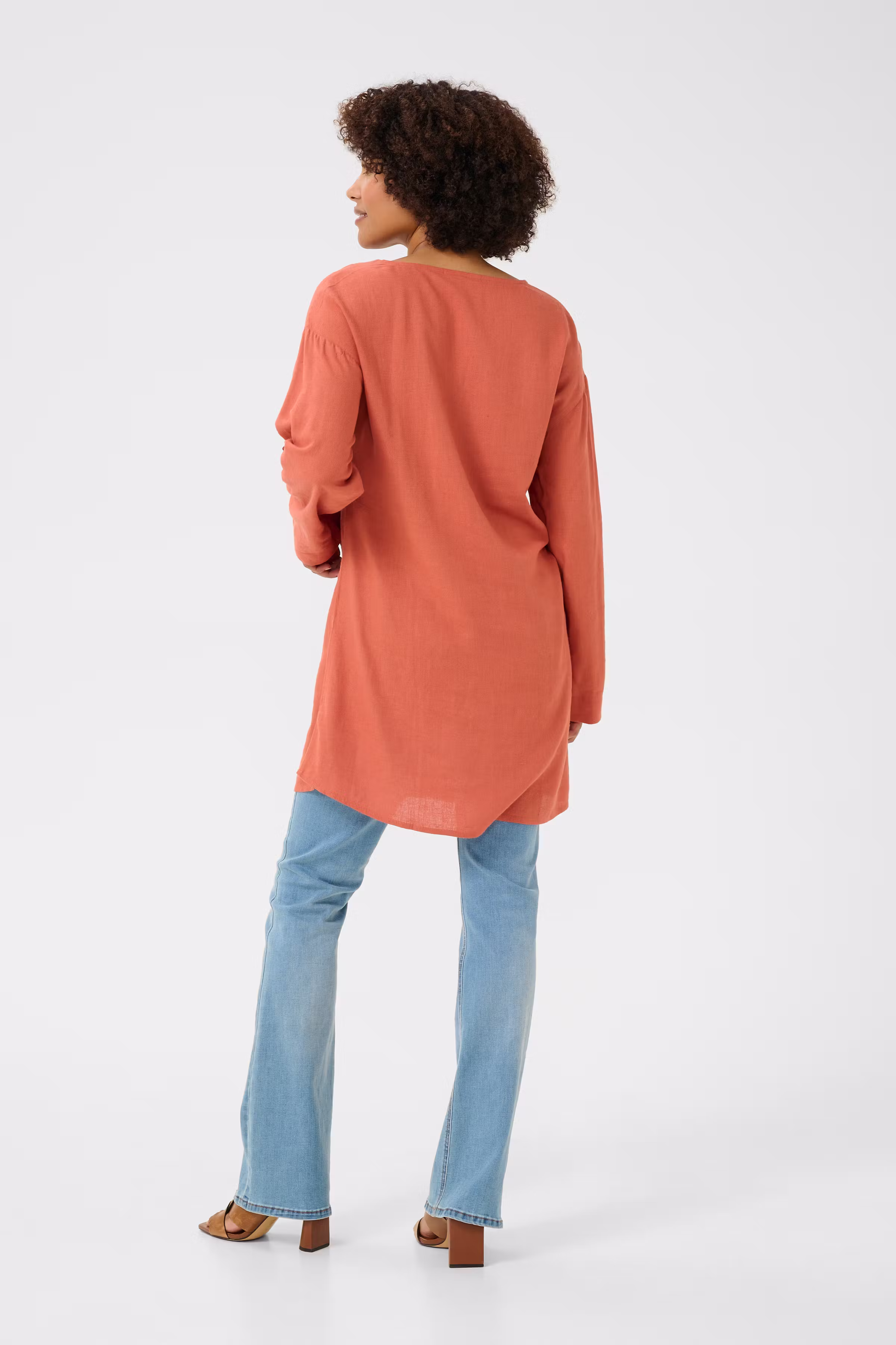 CRVenta Linen Tunic LOOKBOOK BACK 10608073-181346