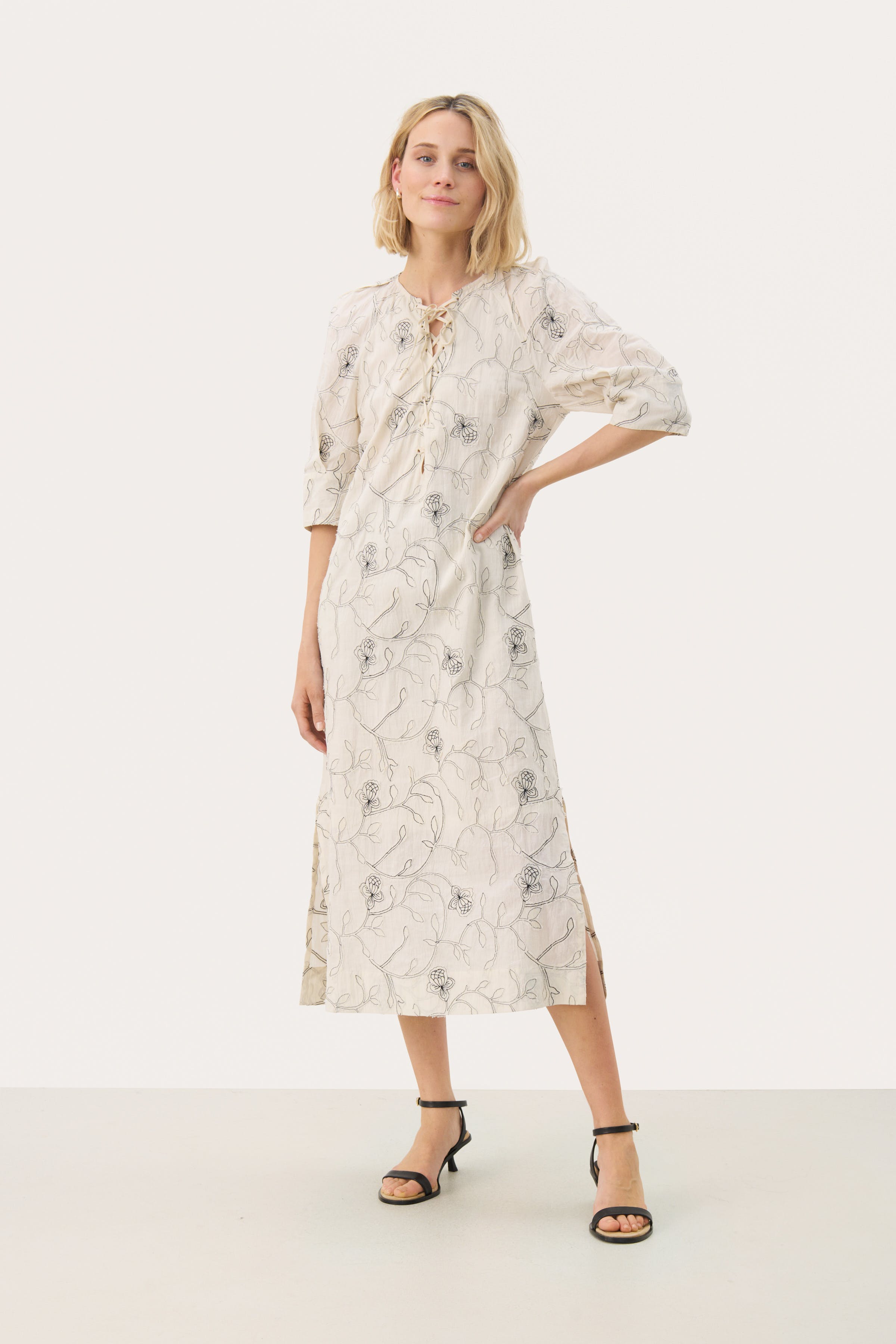 TonePW Dress LOOKBOOK FRONT 30309824-304018