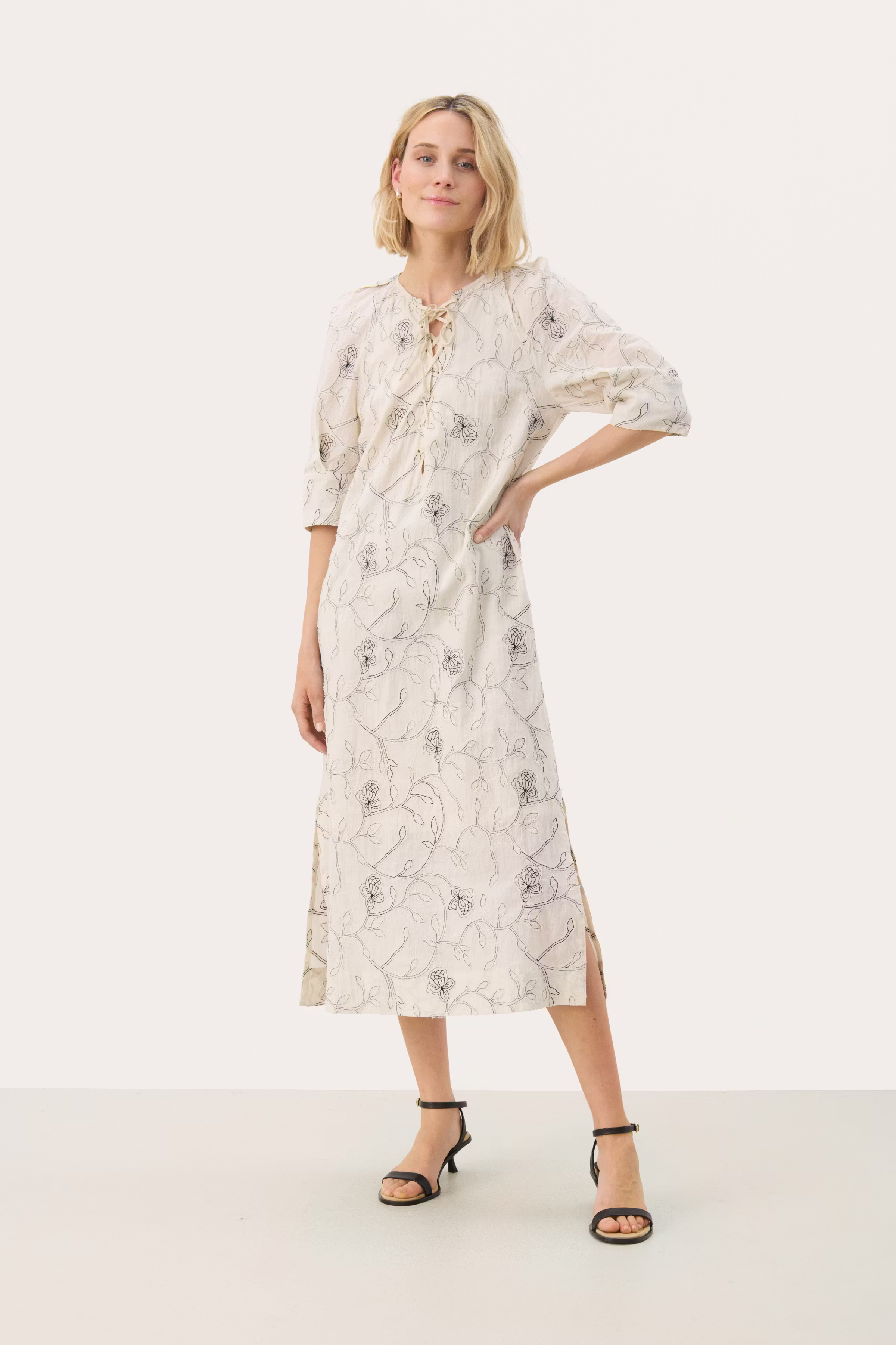 TonePW Dress LOOKBOOK FRONT 30309824-304018