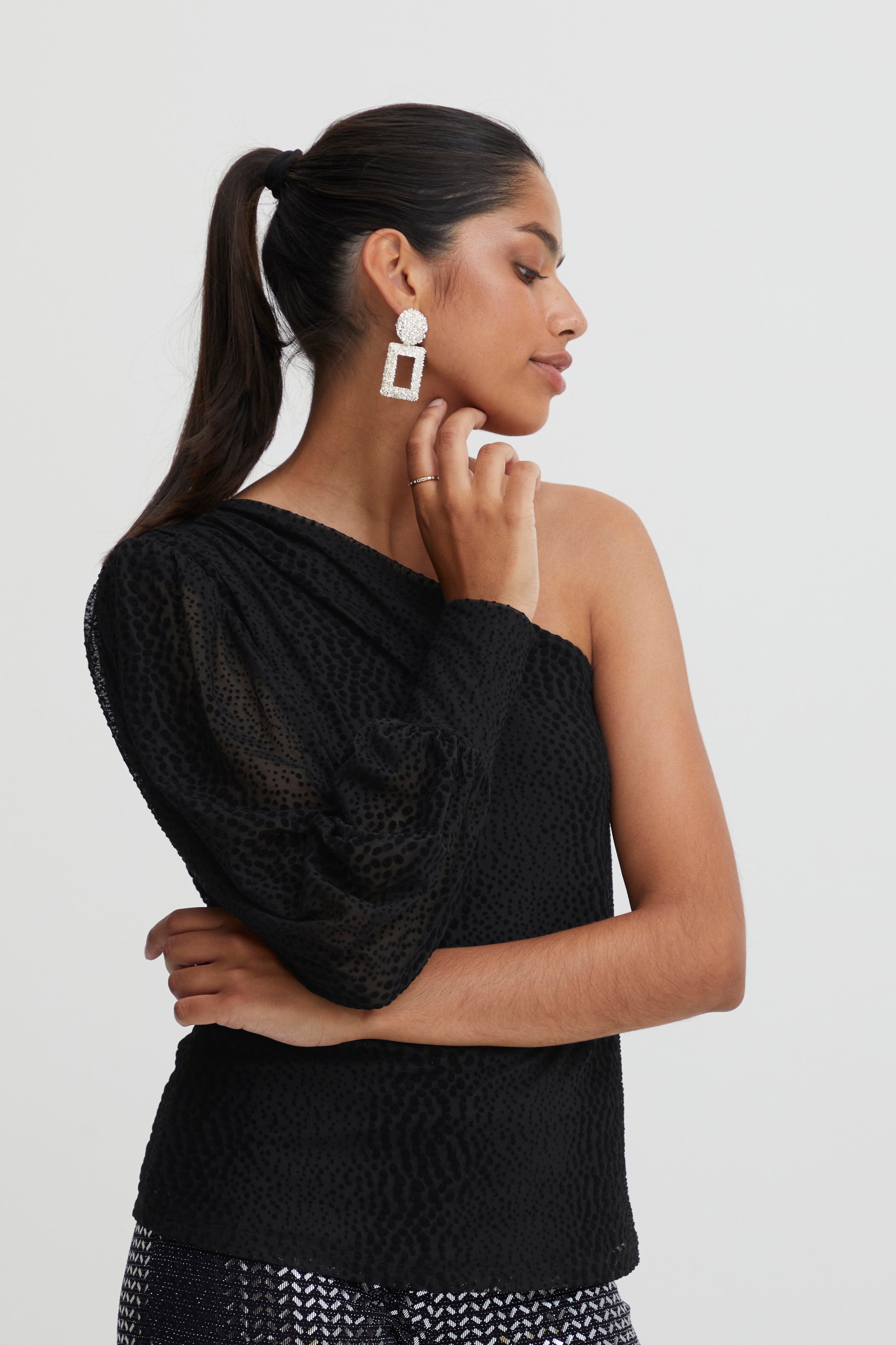 IHMELINA T-shirt LOOKBOOK FRONT 20117707-194008