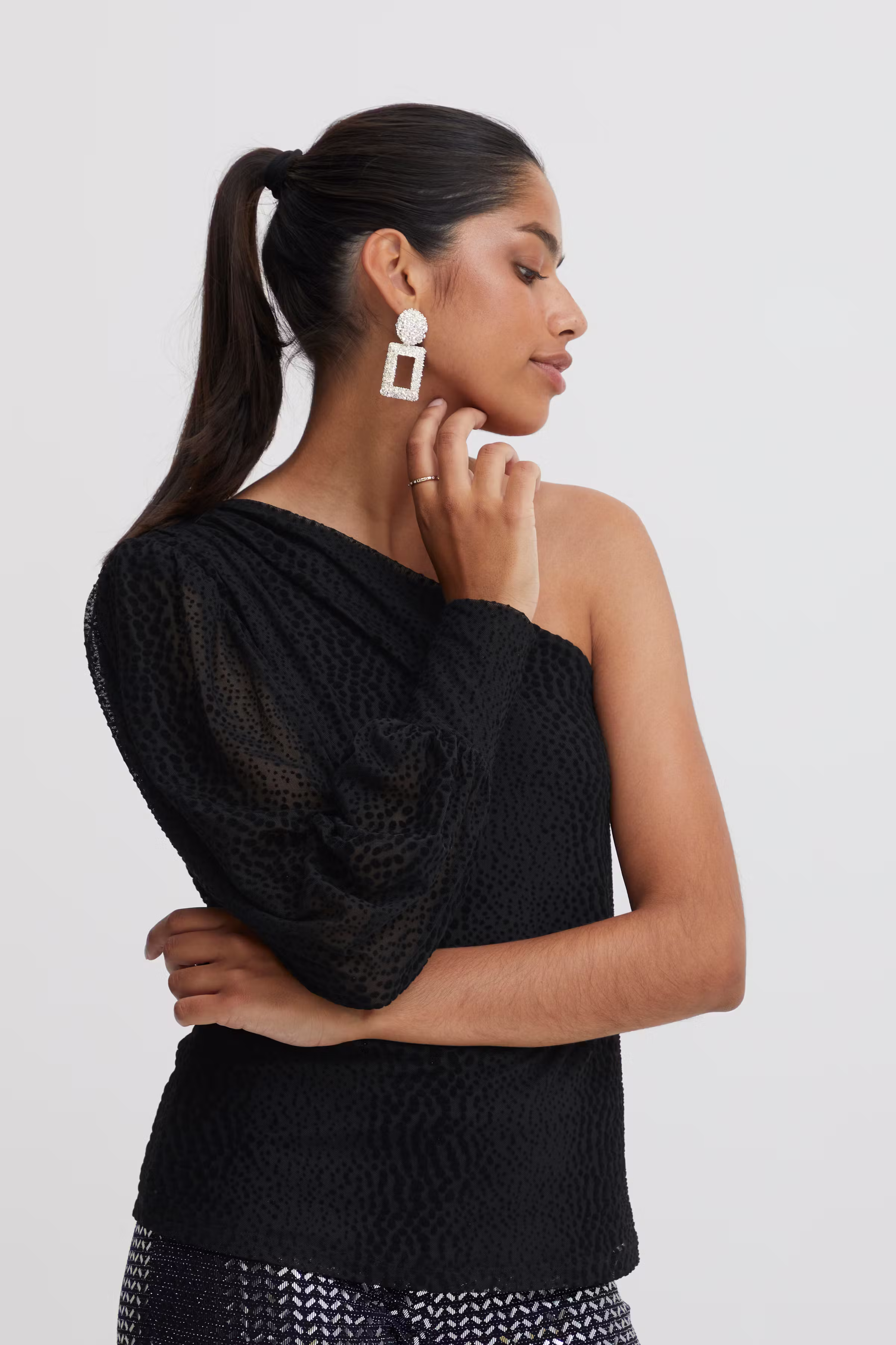 IHMELINA T-shirt LOOKBOOK FRONT 20117707-194008