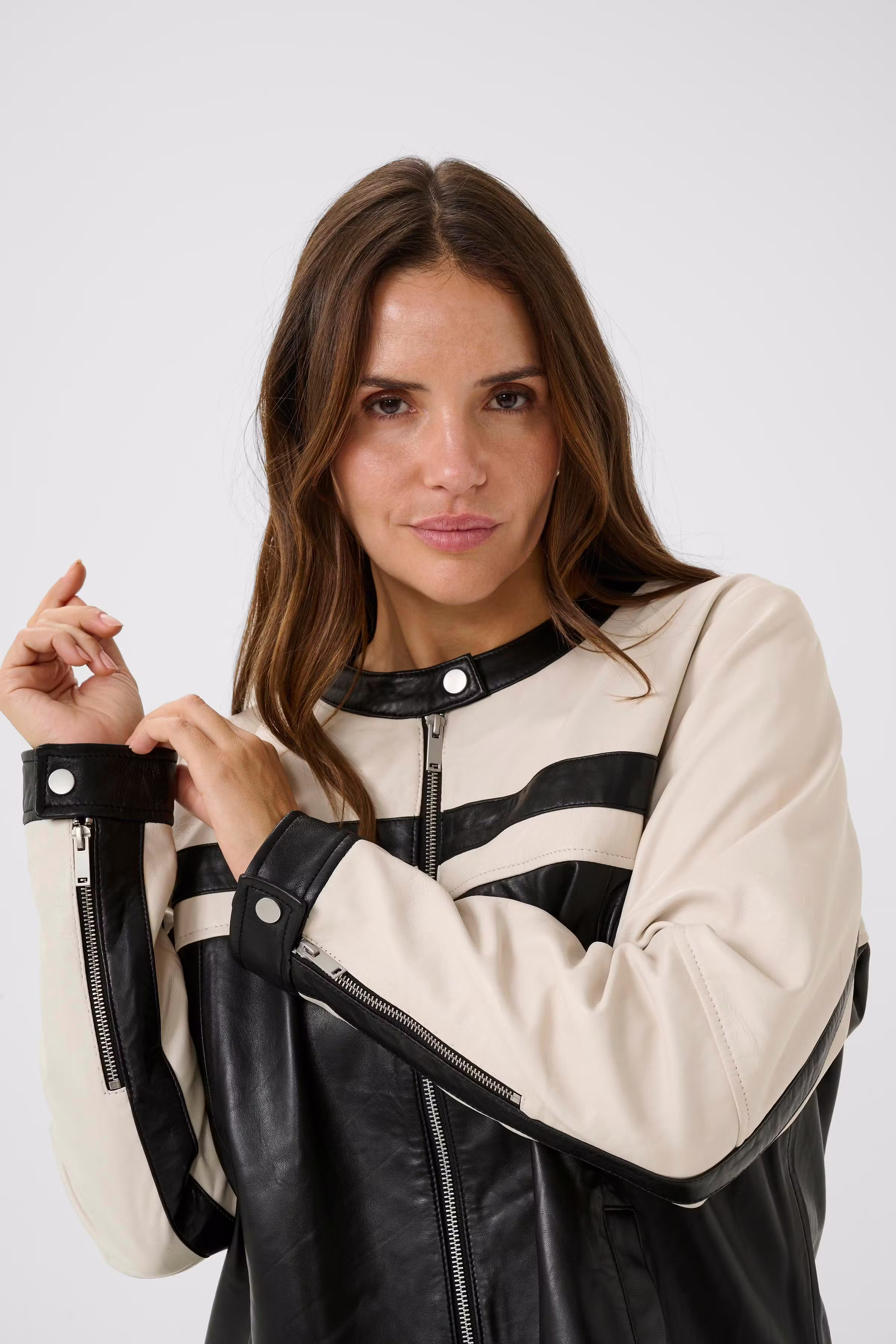 KCrayna Outerwear LOOKBOOK DETAIL 10584048-100121