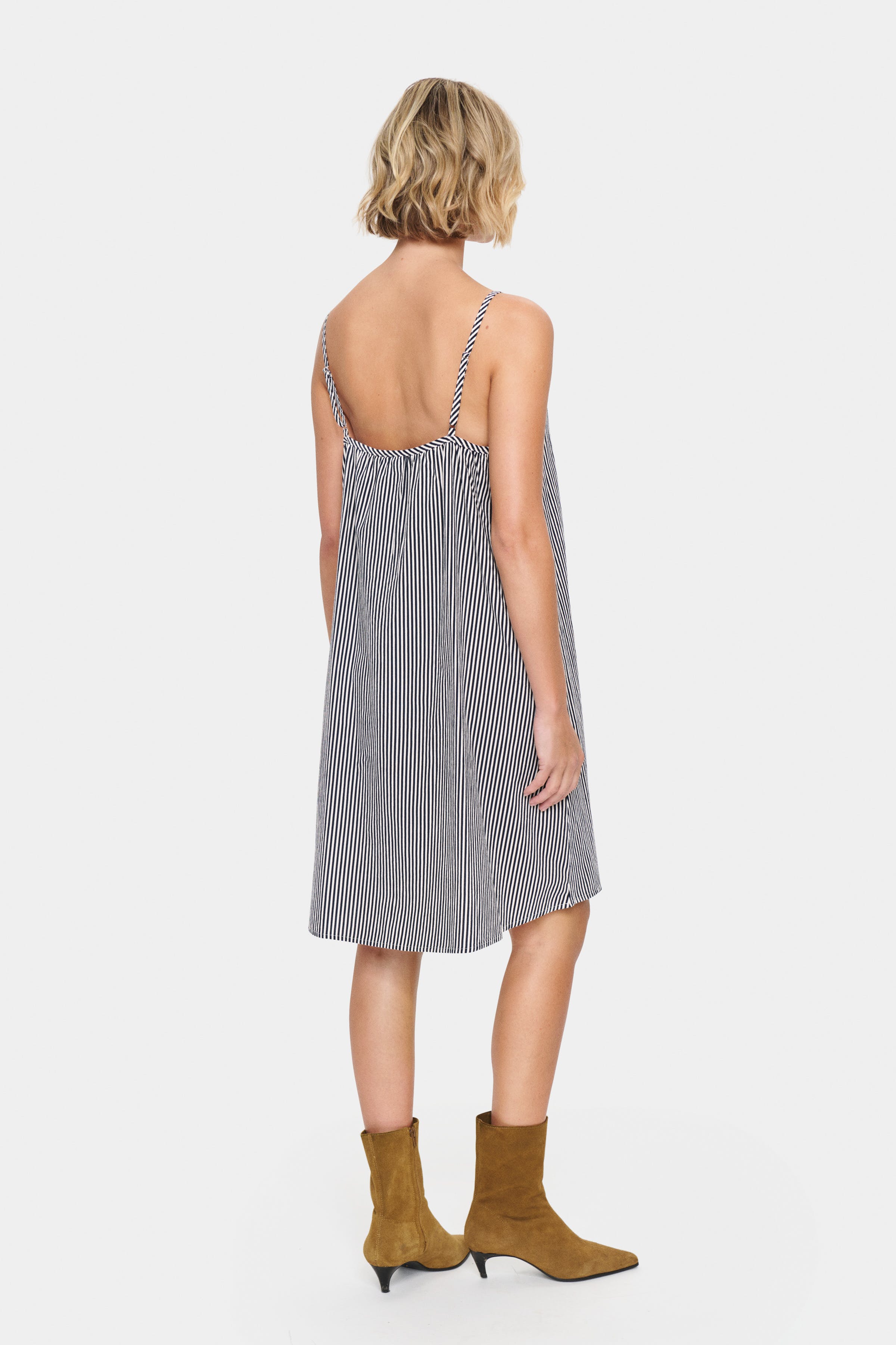 ZalindaSZ Kleid LOOKBOOK BACK 30514143-303492