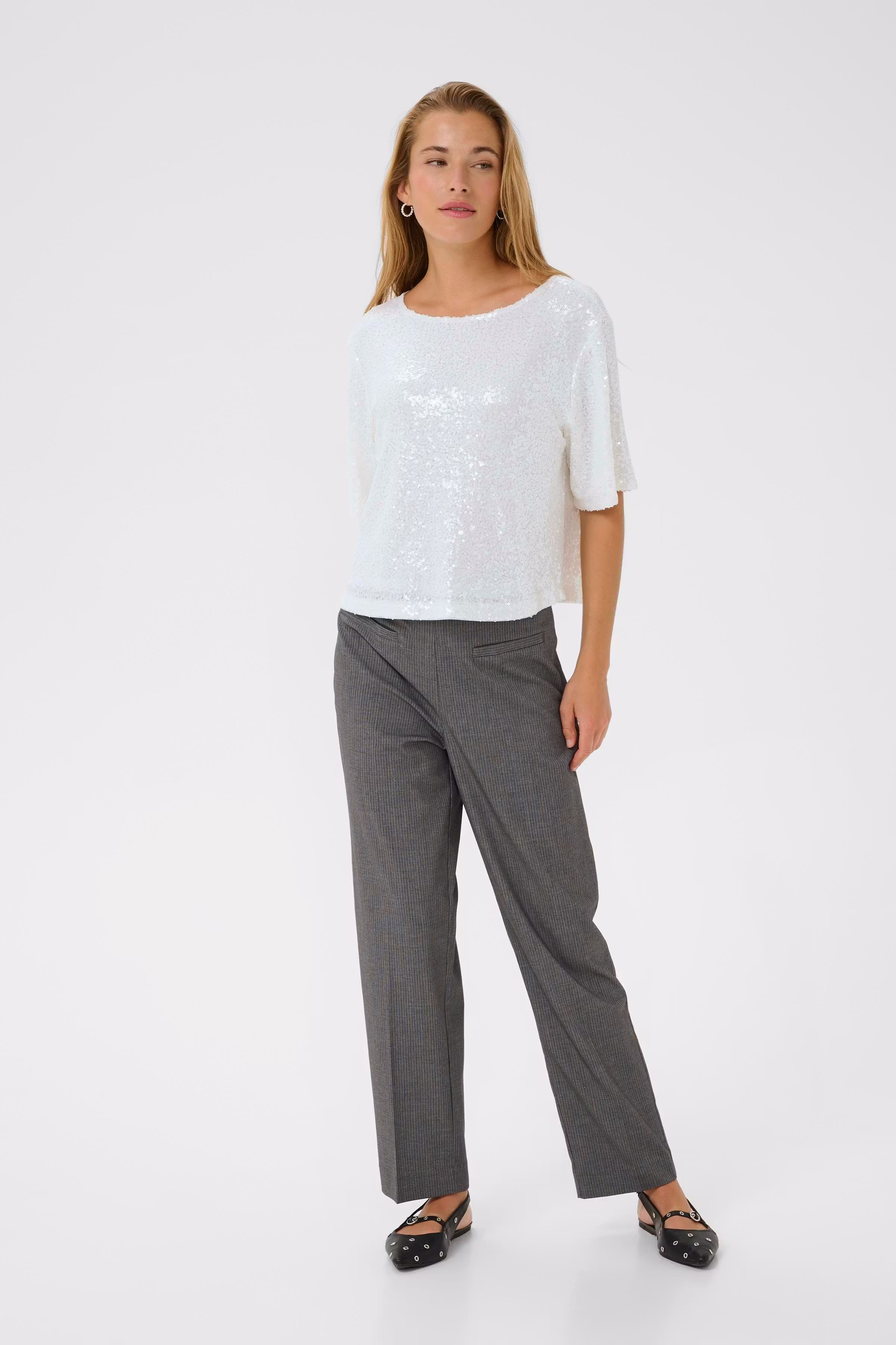 KAmiranda Blouse LOOKBOOK FRONT 10510898-110602