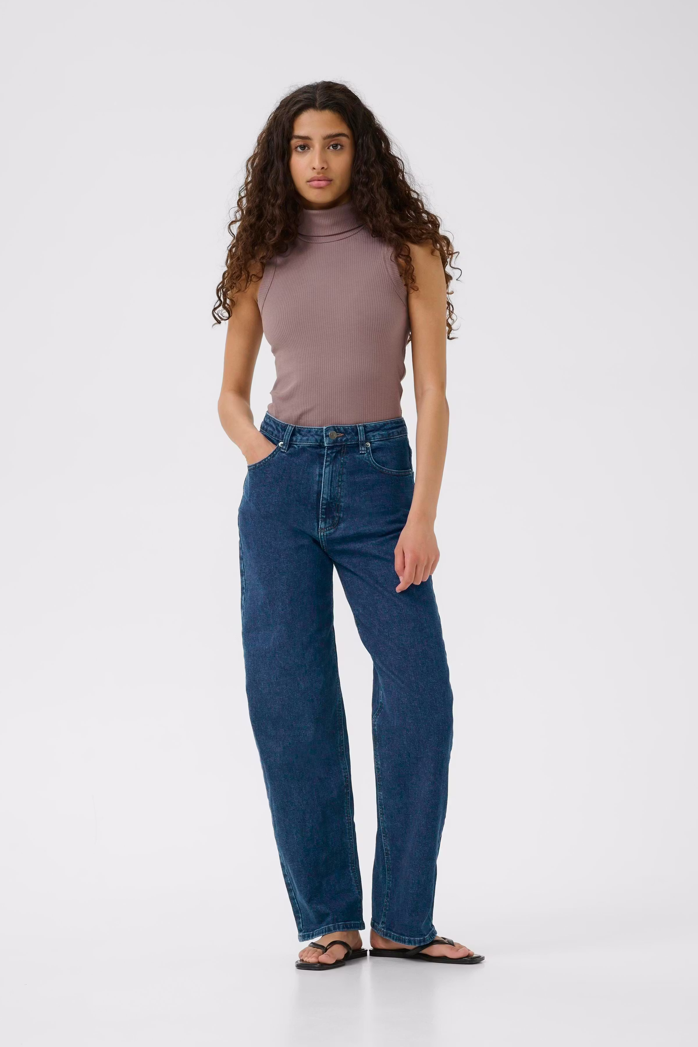 PheifferIW Barrel Jeans LOOKBOOK FRONT 30109169-303349