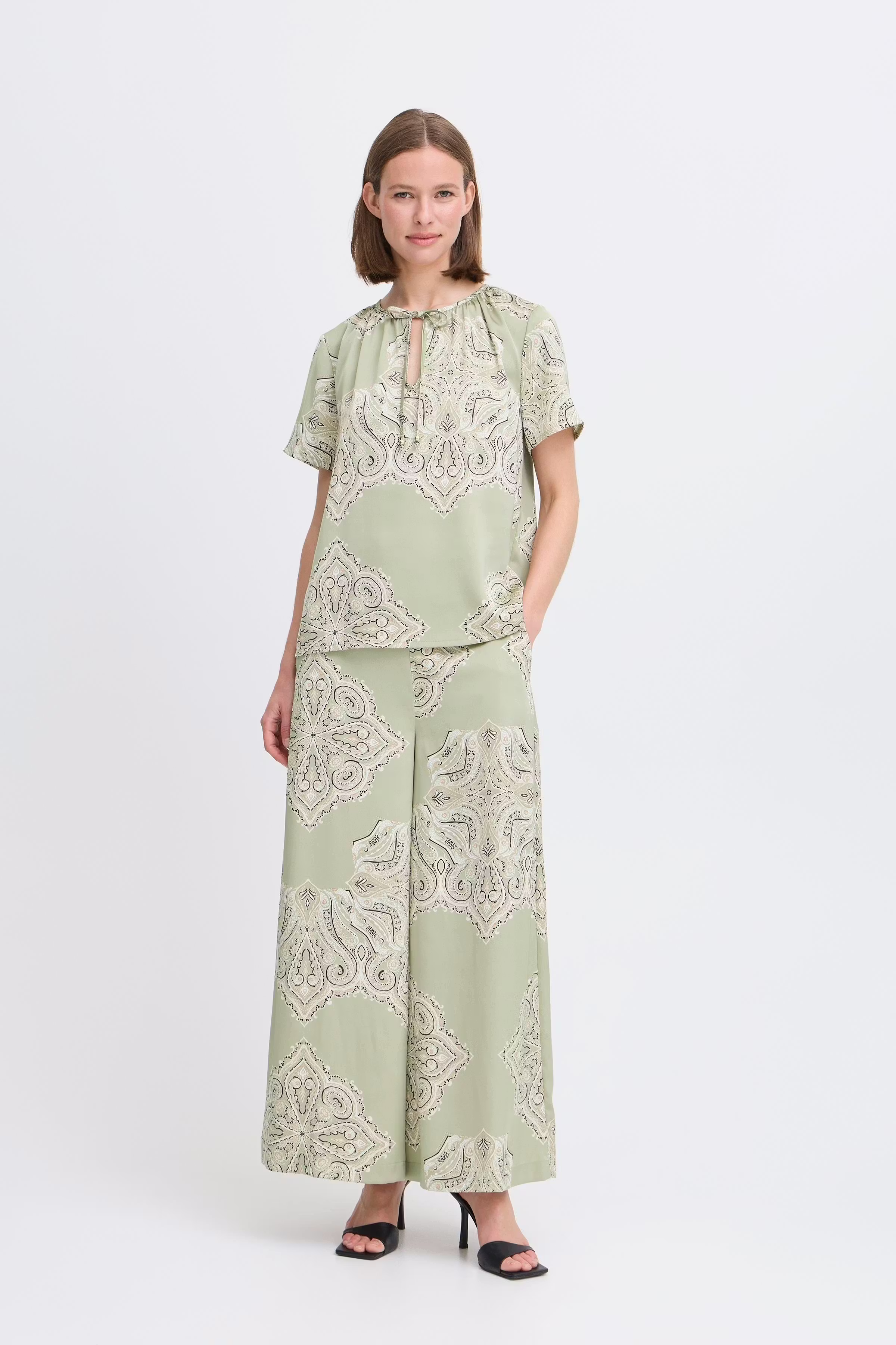 BYJANNIKE Bluse LOOKBOOK FRONT 20816807-204738